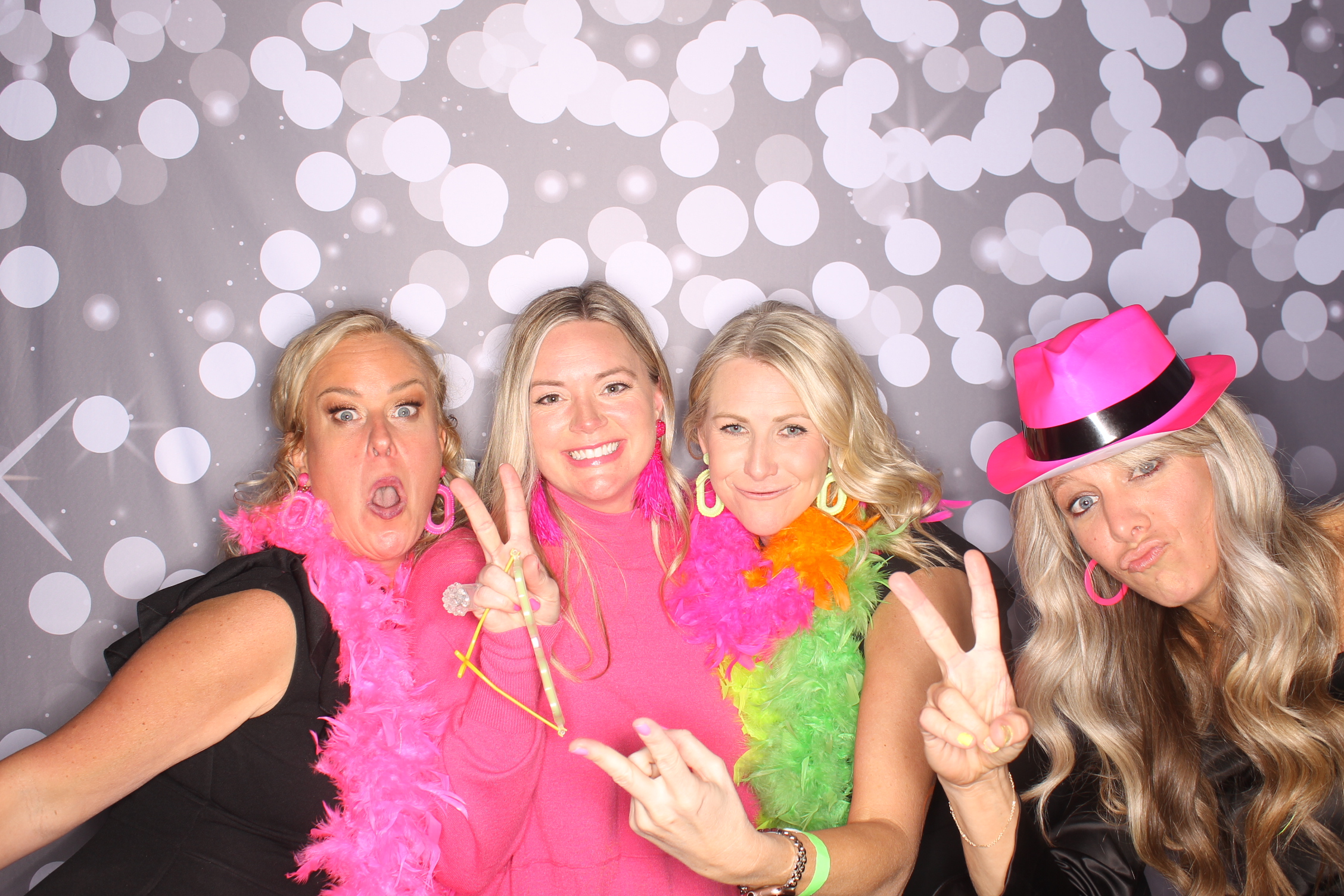 Lets Glow BSS! | View more photos from the event at gallery.photoboothcincy.com/u/PhotoBoothCincy/Lets-Glow-BSS