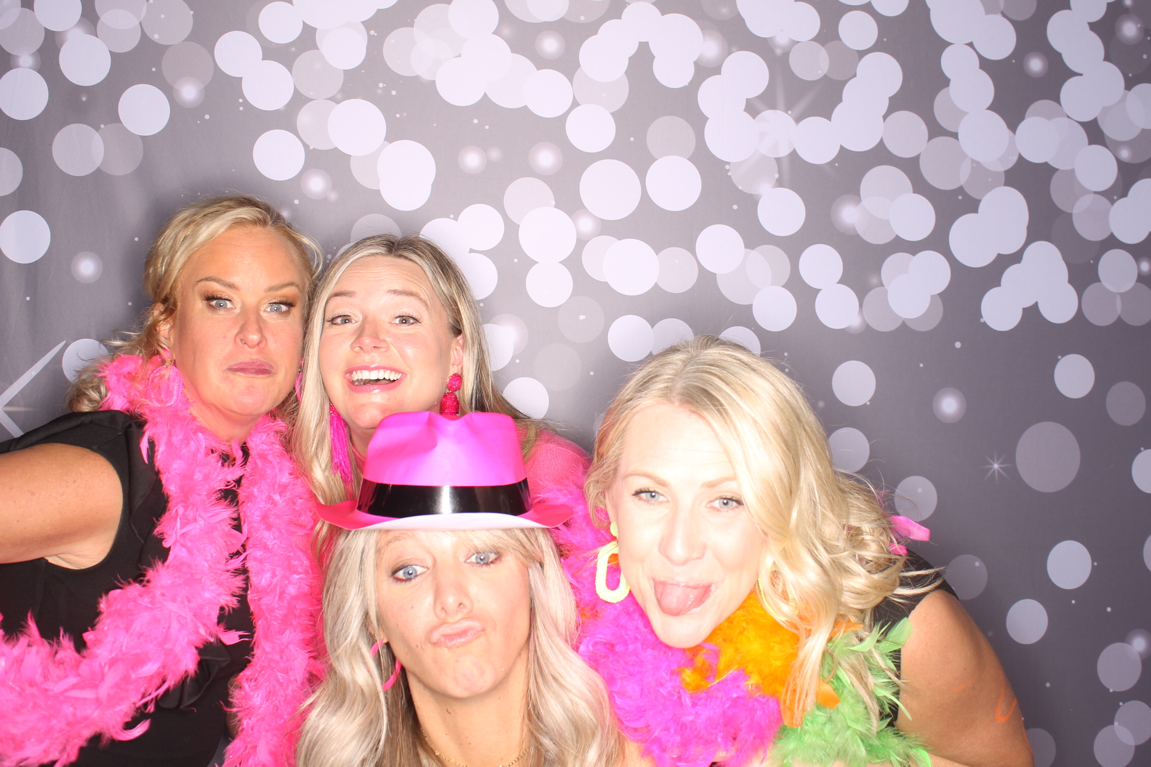 Lets Glow BSS! | View more photos from the event at gallery.photoboothcincy.com/u/PhotoBoothCincy/Lets-Glow-BSS