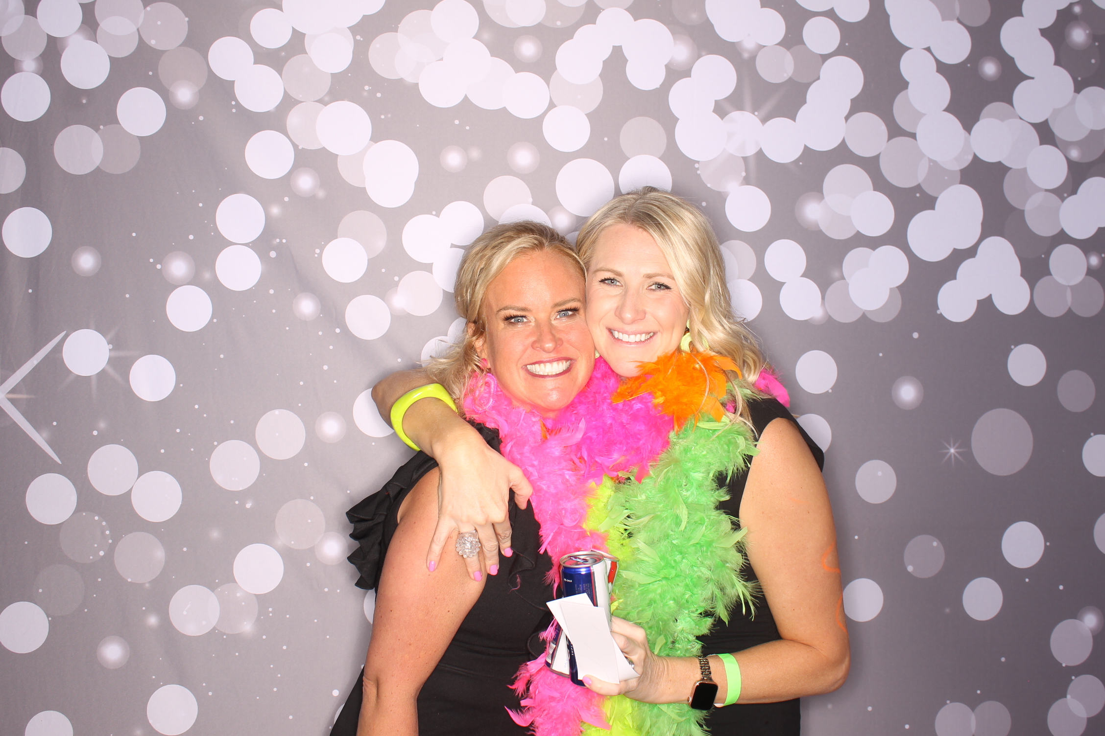 Lets Glow BSS! | View more photos from the event at gallery.photoboothcincy.com/u/PhotoBoothCincy/Lets-Glow-BSS