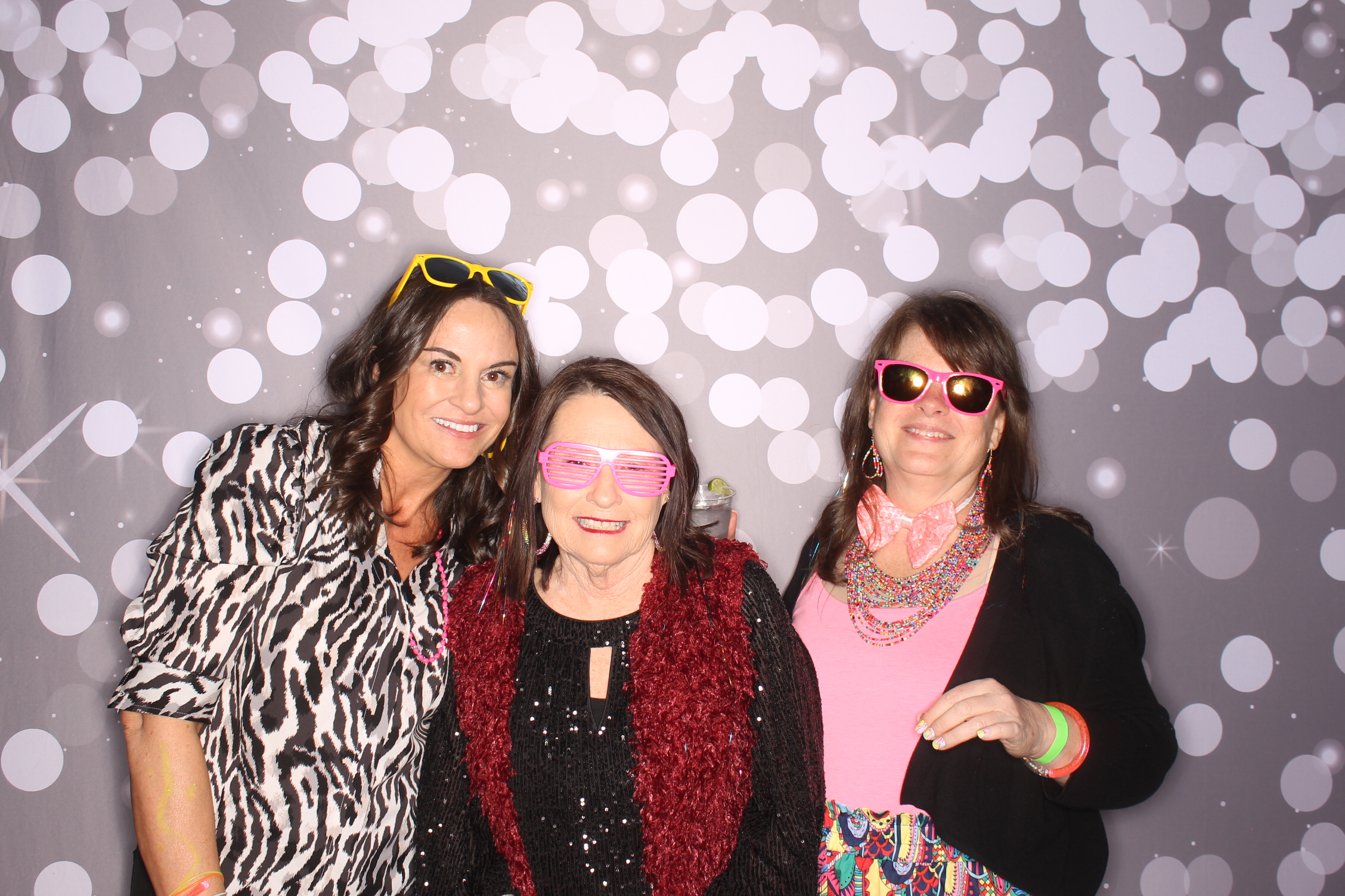 Lets Glow BSS! | View more photos from the event at gallery.photoboothcincy.com/u/PhotoBoothCincy/Lets-Glow-BSS