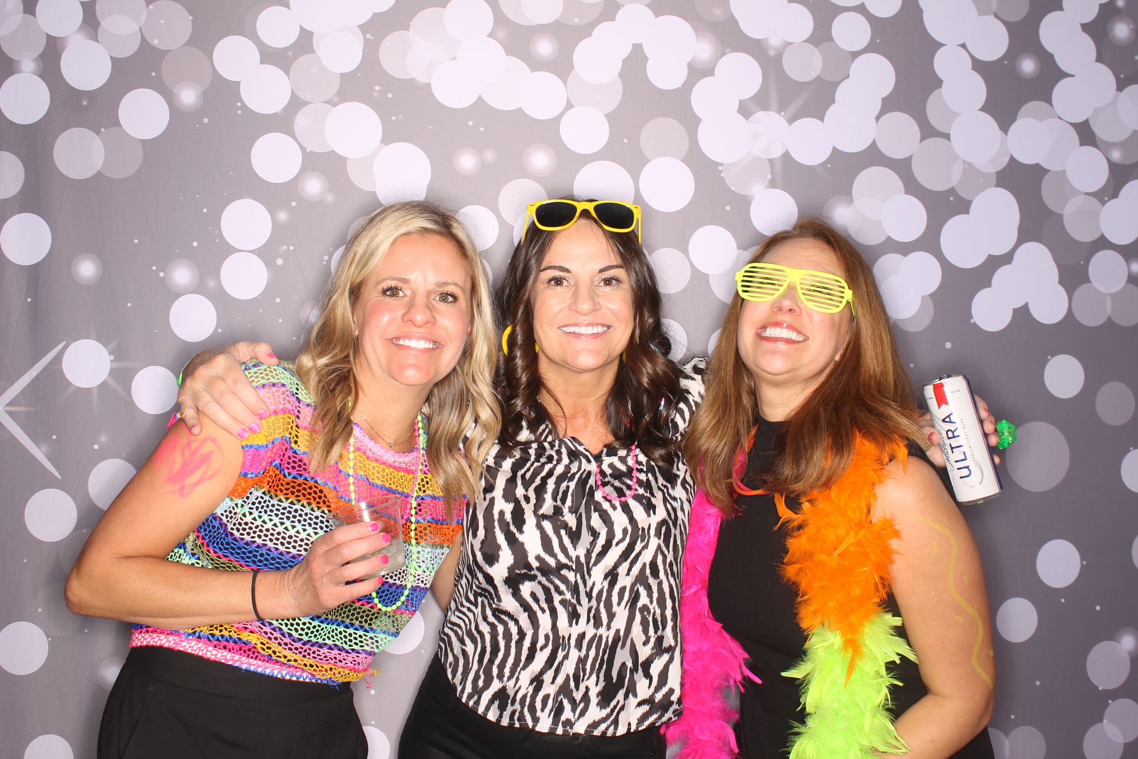 Lets Glow BSS! | View more photos from the event at gallery.photoboothcincy.com/u/PhotoBoothCincy/Lets-Glow-BSS