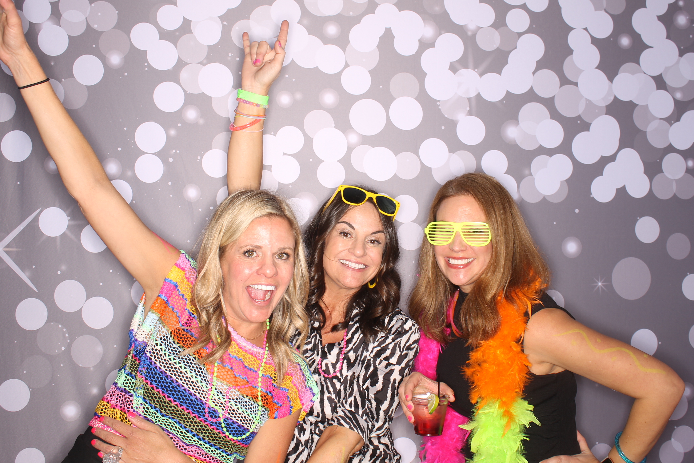Lets Glow BSS! | View more photos from the event at gallery.photoboothcincy.com/u/PhotoBoothCincy/Lets-Glow-BSS
