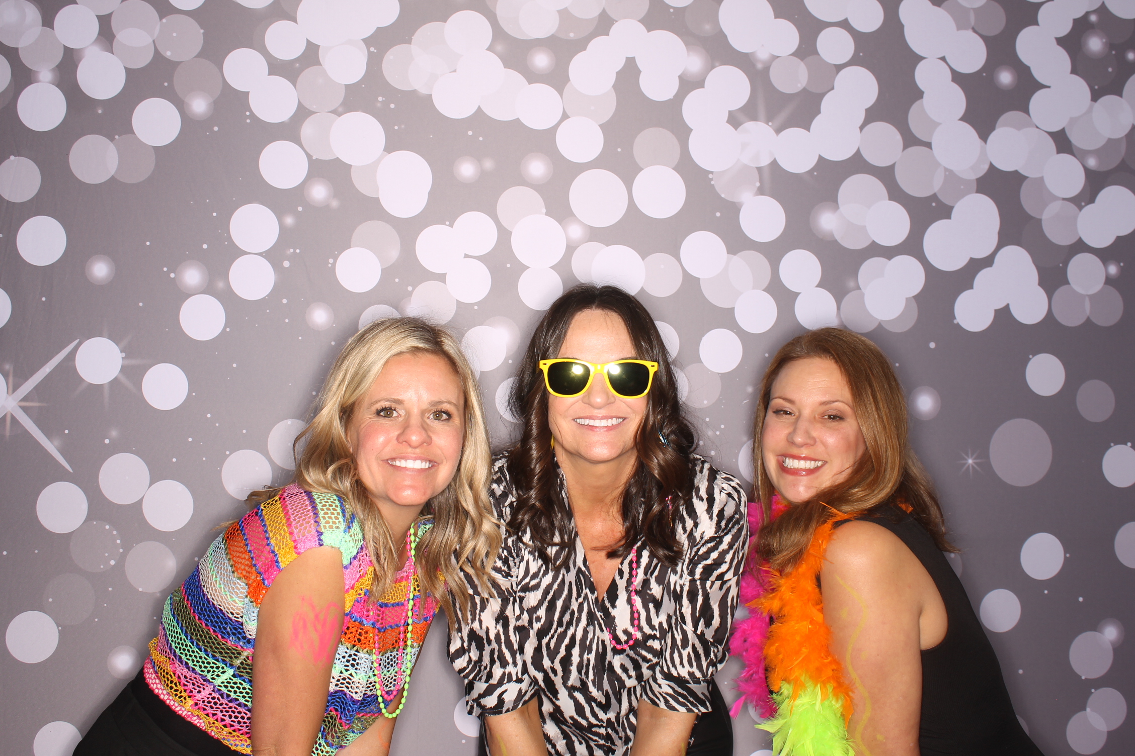 Lets Glow BSS! | View more photos from the event at gallery.photoboothcincy.com/u/PhotoBoothCincy/Lets-Glow-BSS