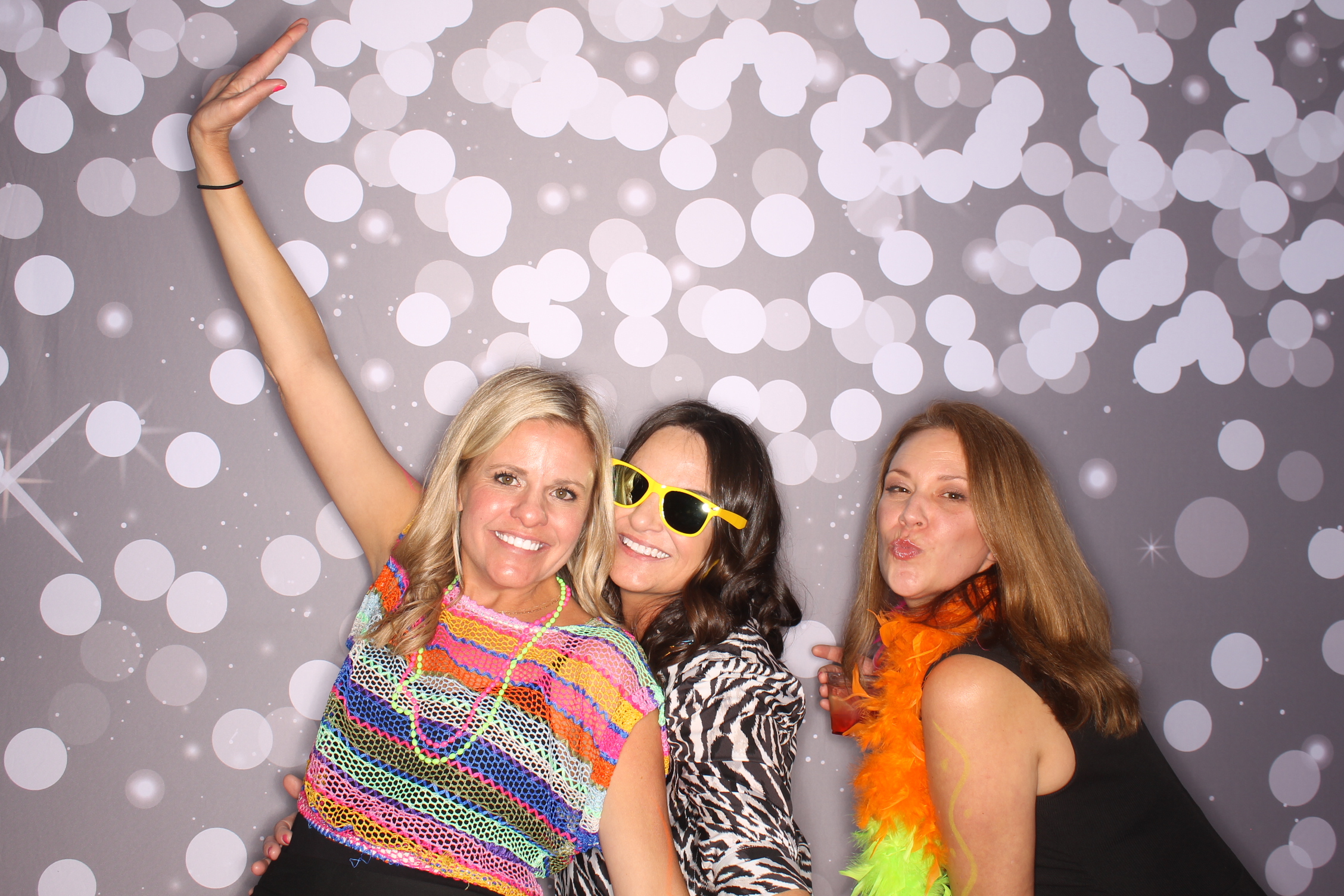 Lets Glow BSS! | View more photos from the event at gallery.photoboothcincy.com/u/PhotoBoothCincy/Lets-Glow-BSS