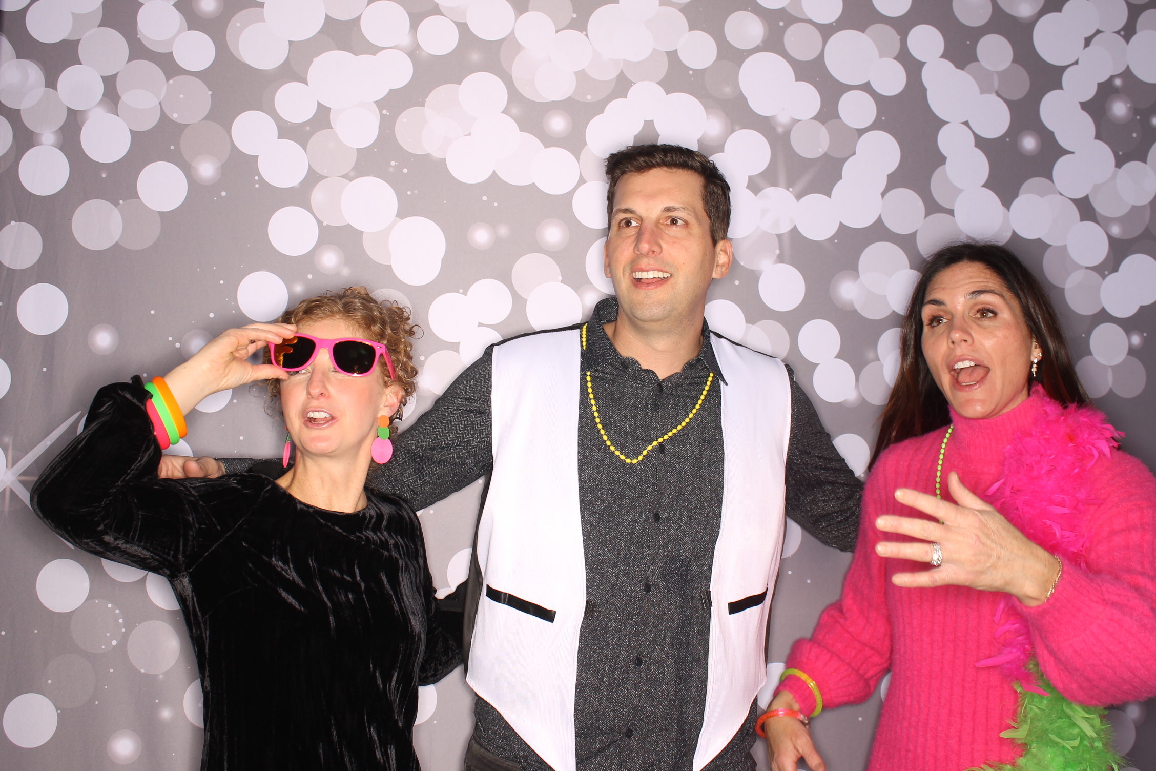 Lets Glow BSS! | View more photos from the event at gallery.photoboothcincy.com/u/PhotoBoothCincy/Lets-Glow-BSS