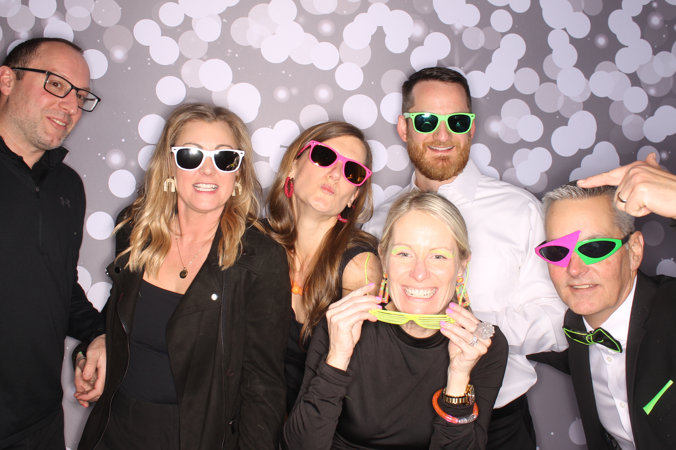 Lets Glow BSS! | View more photos from the event at gallery.photoboothcincy.com/u/PhotoBoothCincy/Lets-Glow-BSS