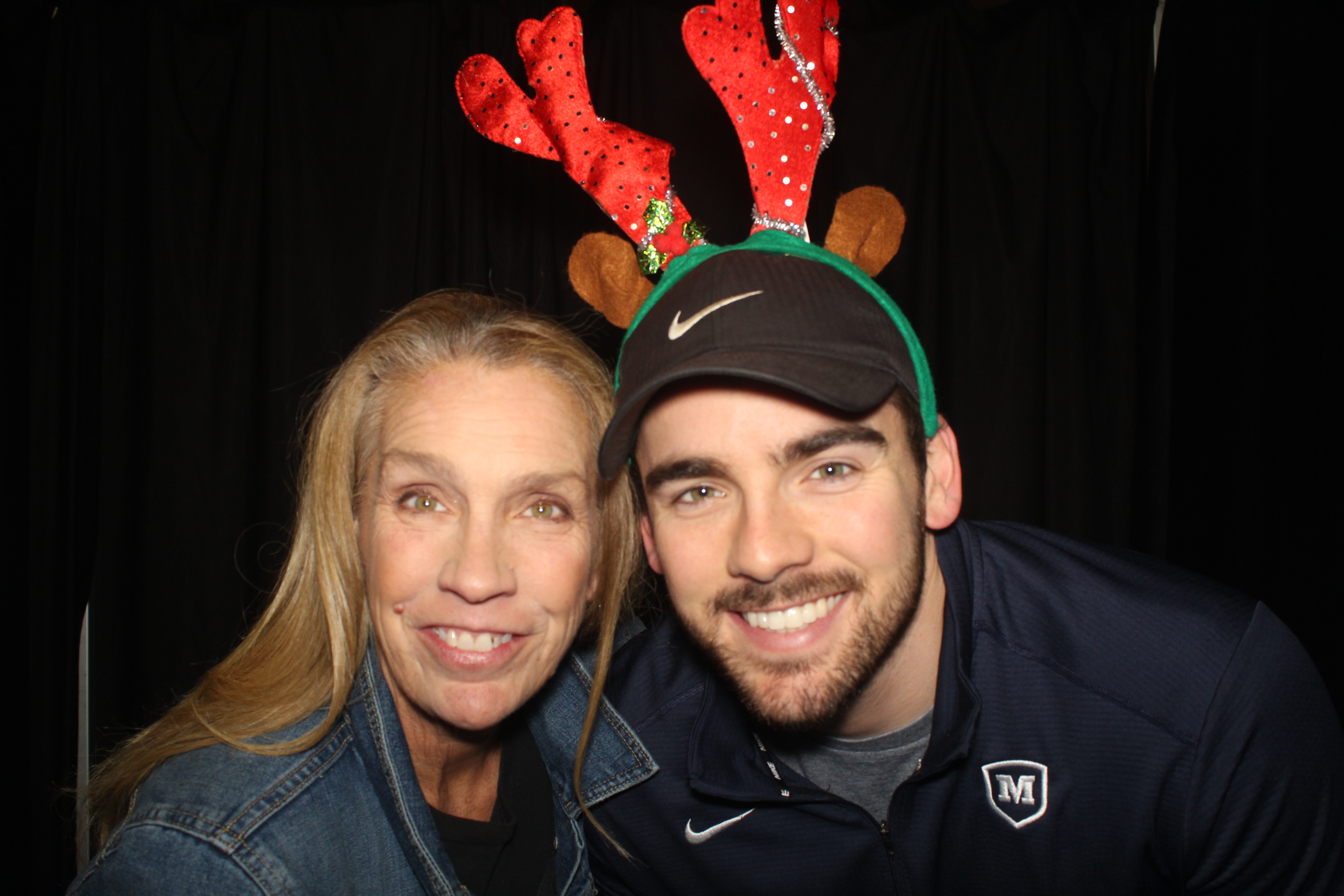 Liberty Flats Holiday Party | View more photos from the event at gallery.photoboothcincy.com/u/PhotoBoothCincy/Liberty-Flats-Holiday-Party-0