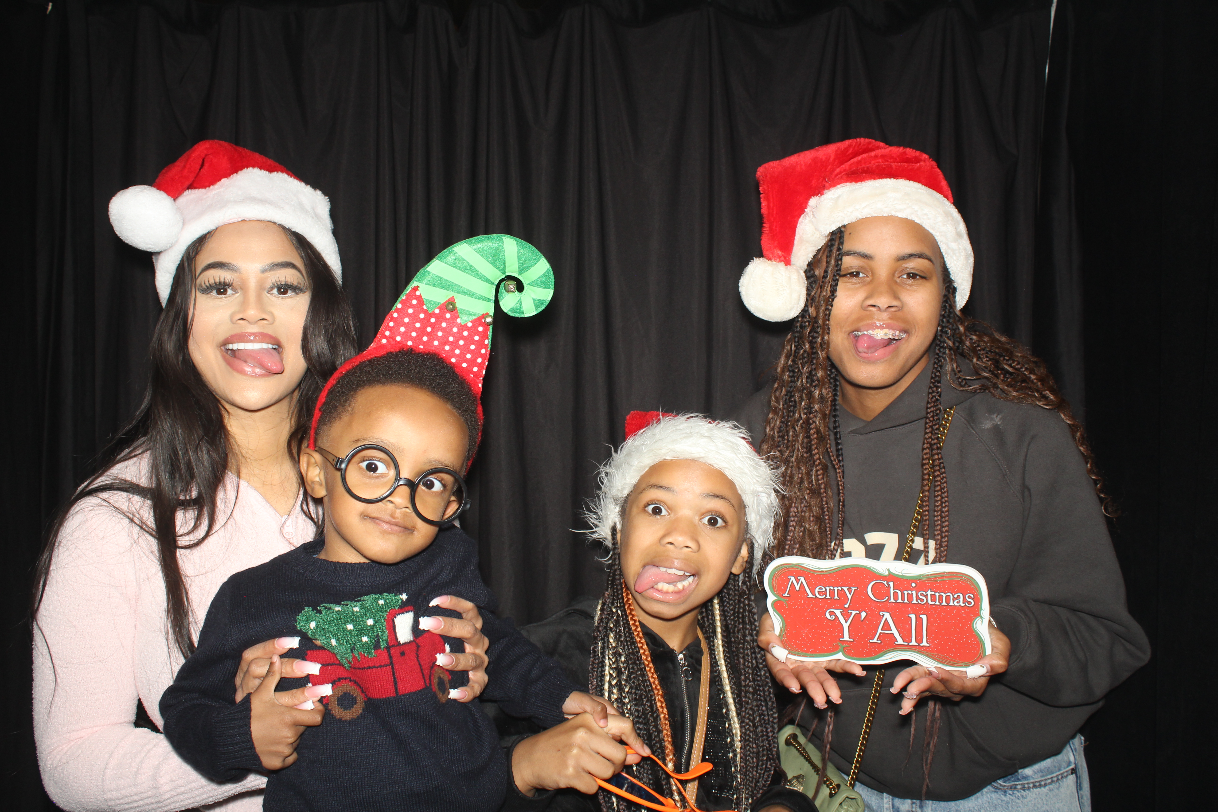 Liberty Flats Holiday Party | View more photos from the event at gallery.photoboothcincy.com/u/PhotoBoothCincy/Liberty-Flats-Holiday-Party-0