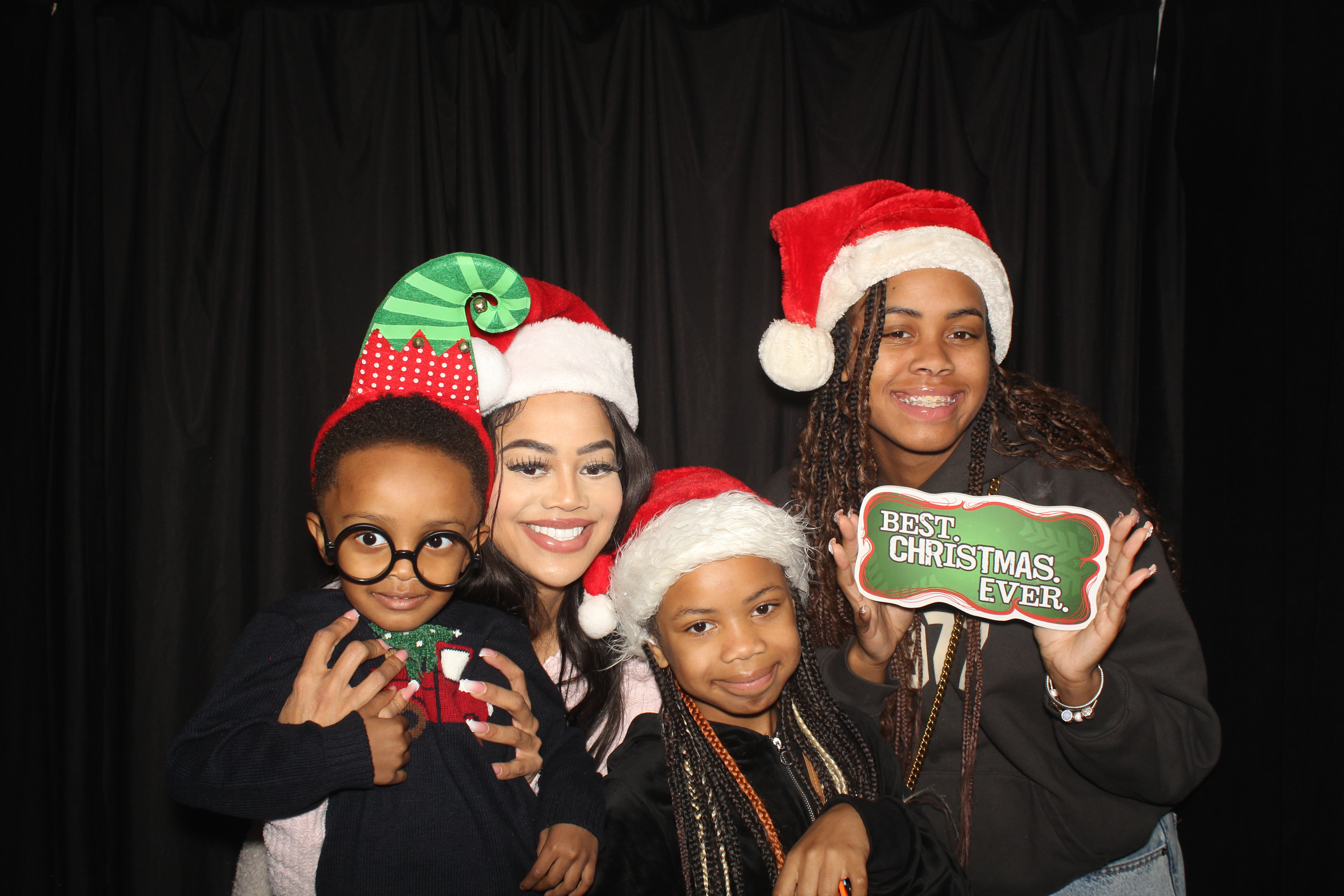 Liberty Flats Holiday Party | View more photos from the event at gallery.photoboothcincy.com/u/PhotoBoothCincy/Liberty-Flats-Holiday-Party-0