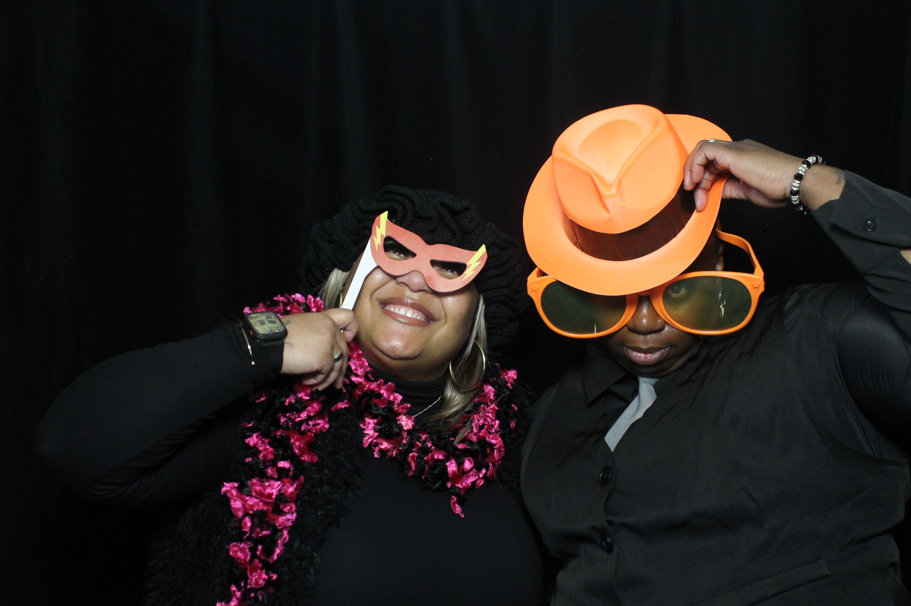 Linda's 70th | View more photos from the event at gallery.photoboothcincy.com/u/PhotoBoothCincy/Lindas-70th