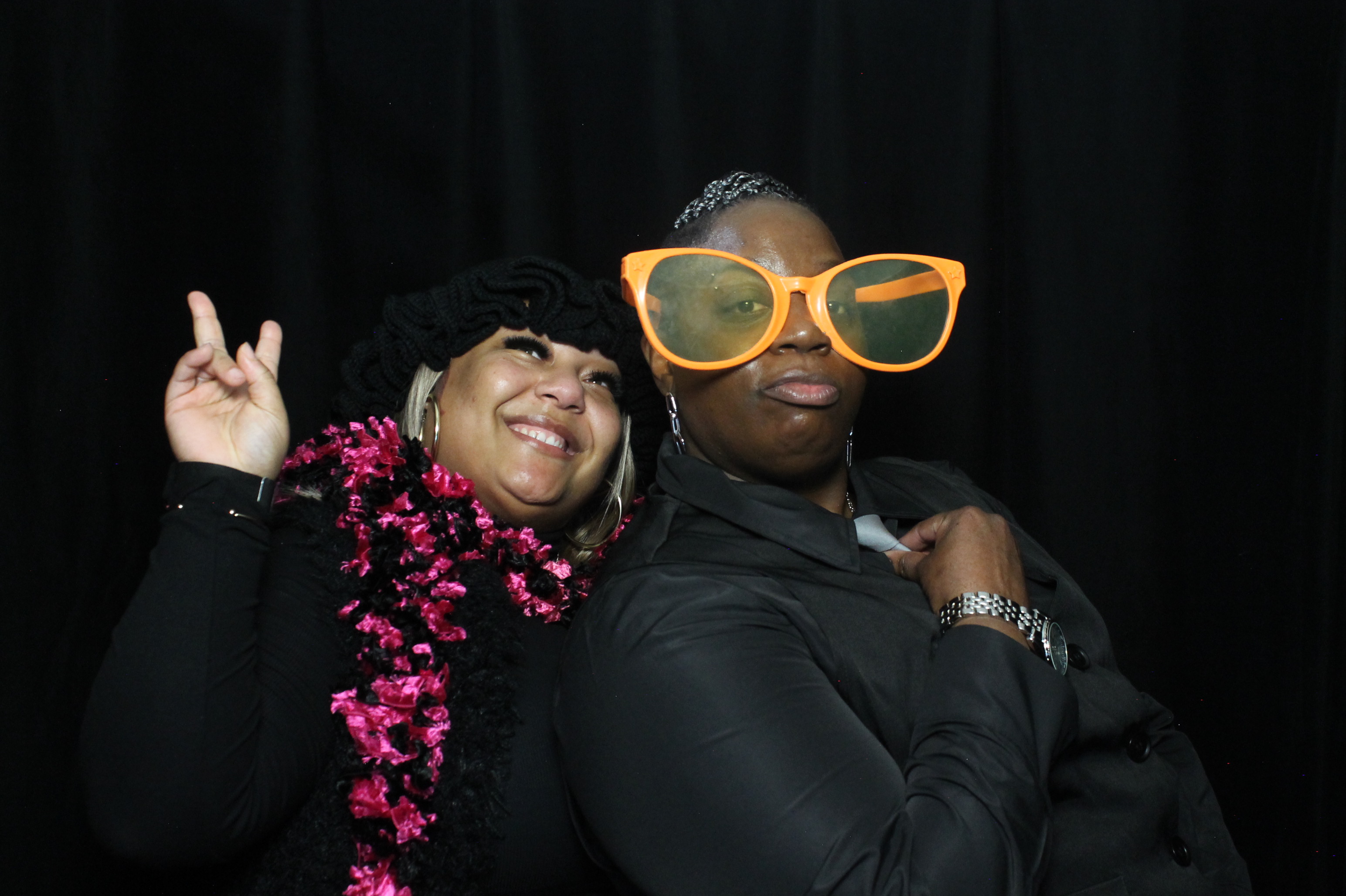 Linda's 70th | View more photos from the event at gallery.photoboothcincy.com/u/PhotoBoothCincy/Lindas-70th