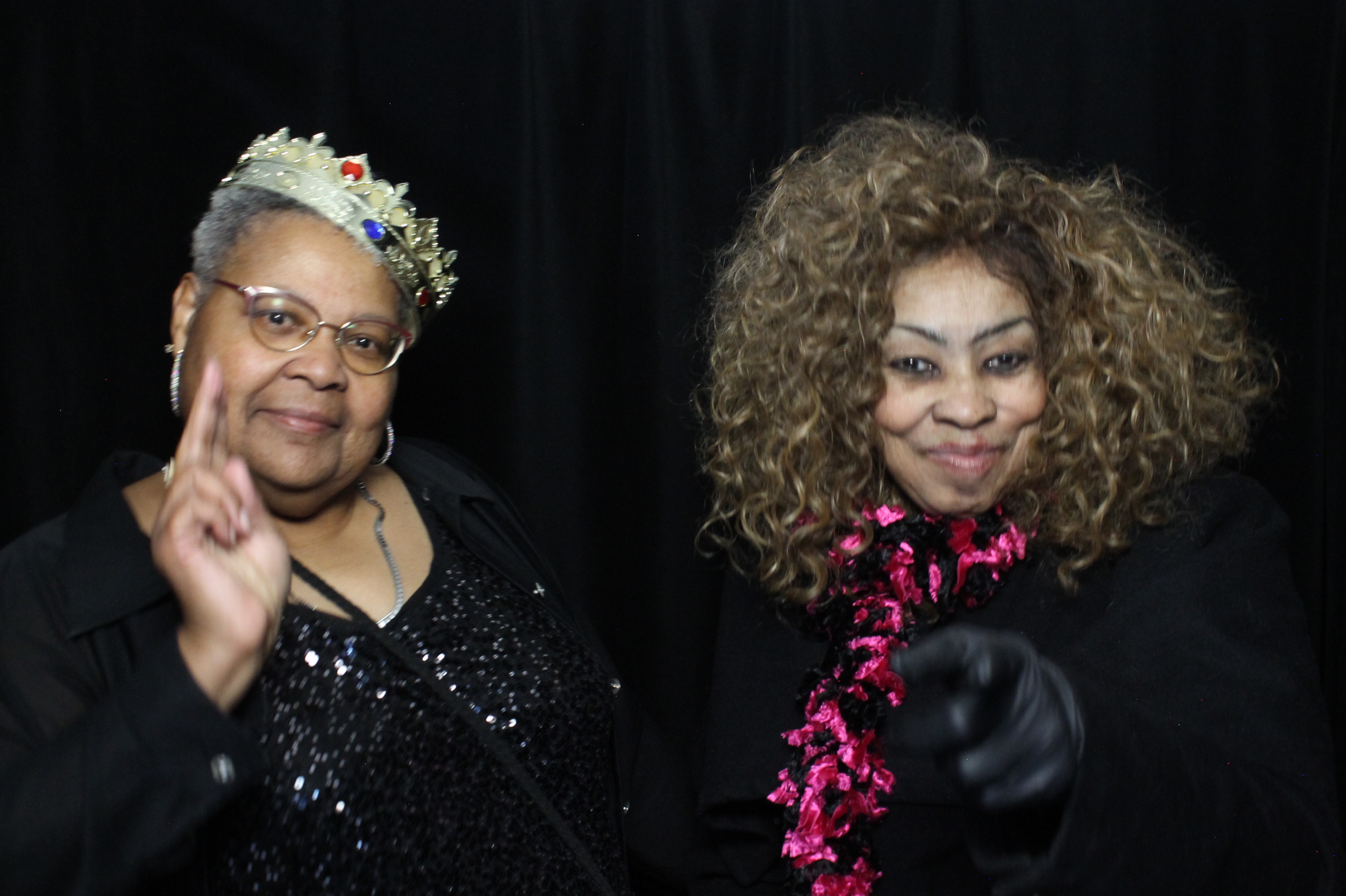 Linda's 70th | View more photos from the event at gallery.photoboothcincy.com/u/PhotoBoothCincy/Lindas-70th