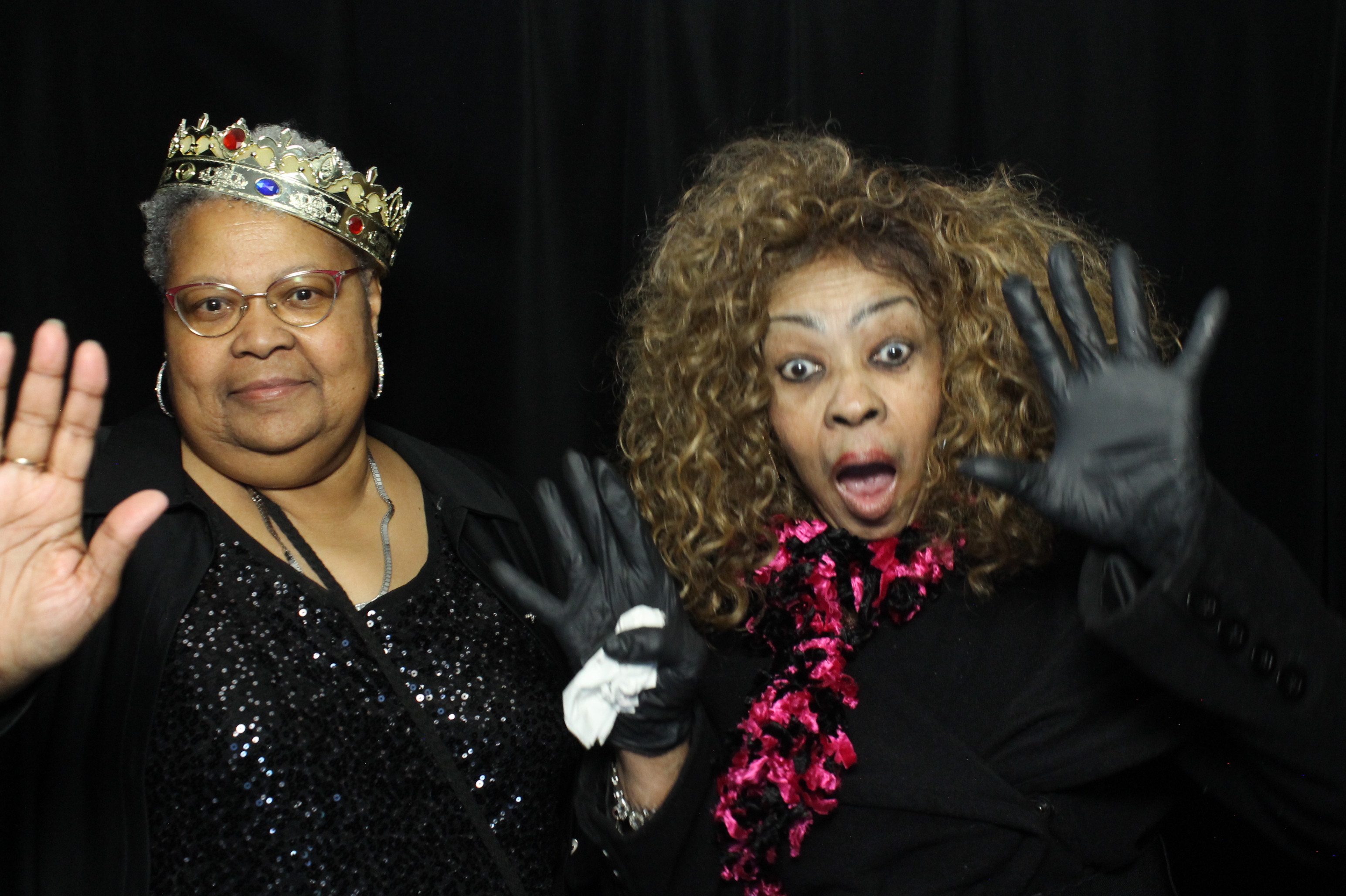 Linda's 70th | View more photos from the event at gallery.photoboothcincy.com/u/PhotoBoothCincy/Lindas-70th