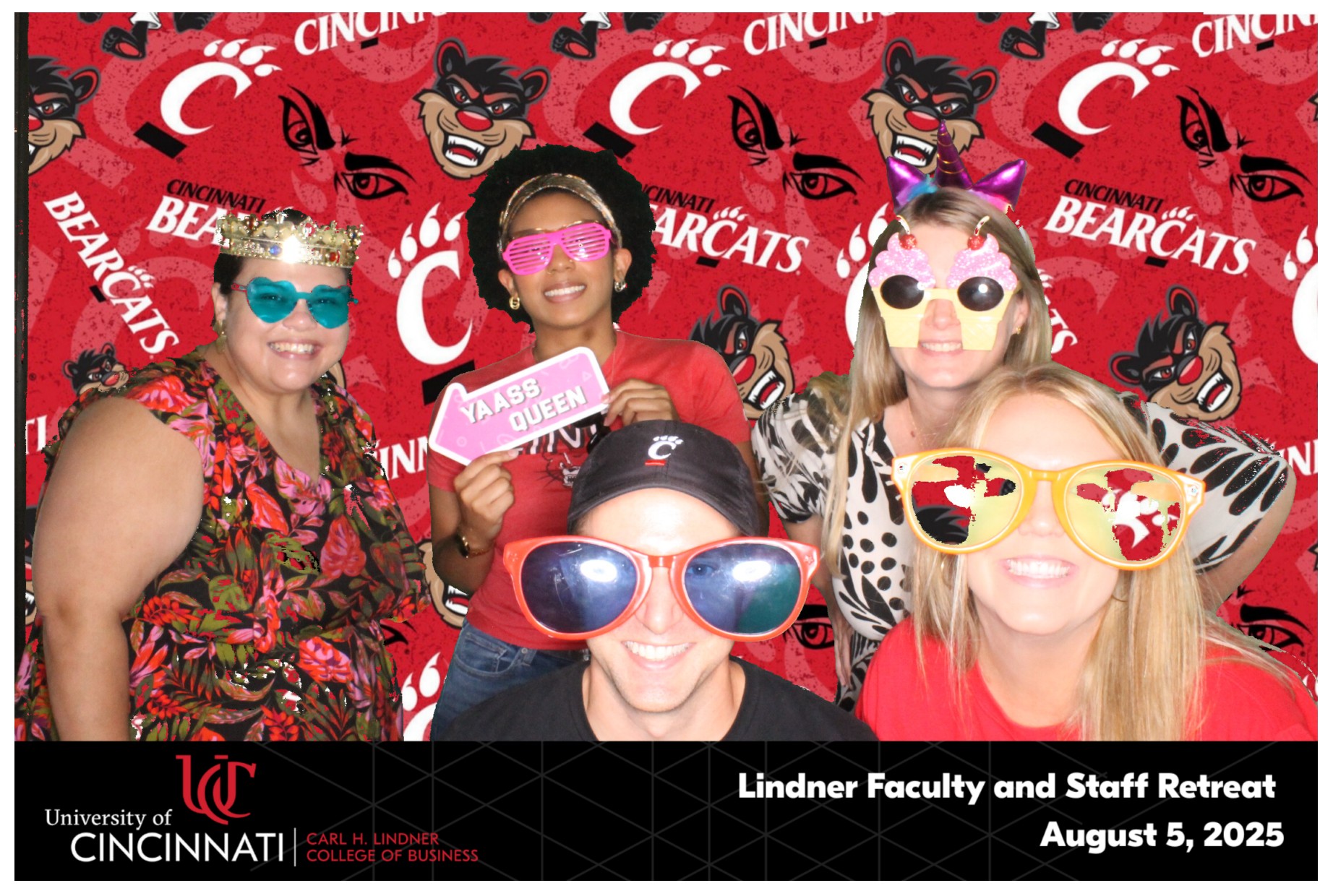 Linder College | View more photos from the event at gallery.photoboothcincy.com/u/PhotoBoothCincy/Linder-College