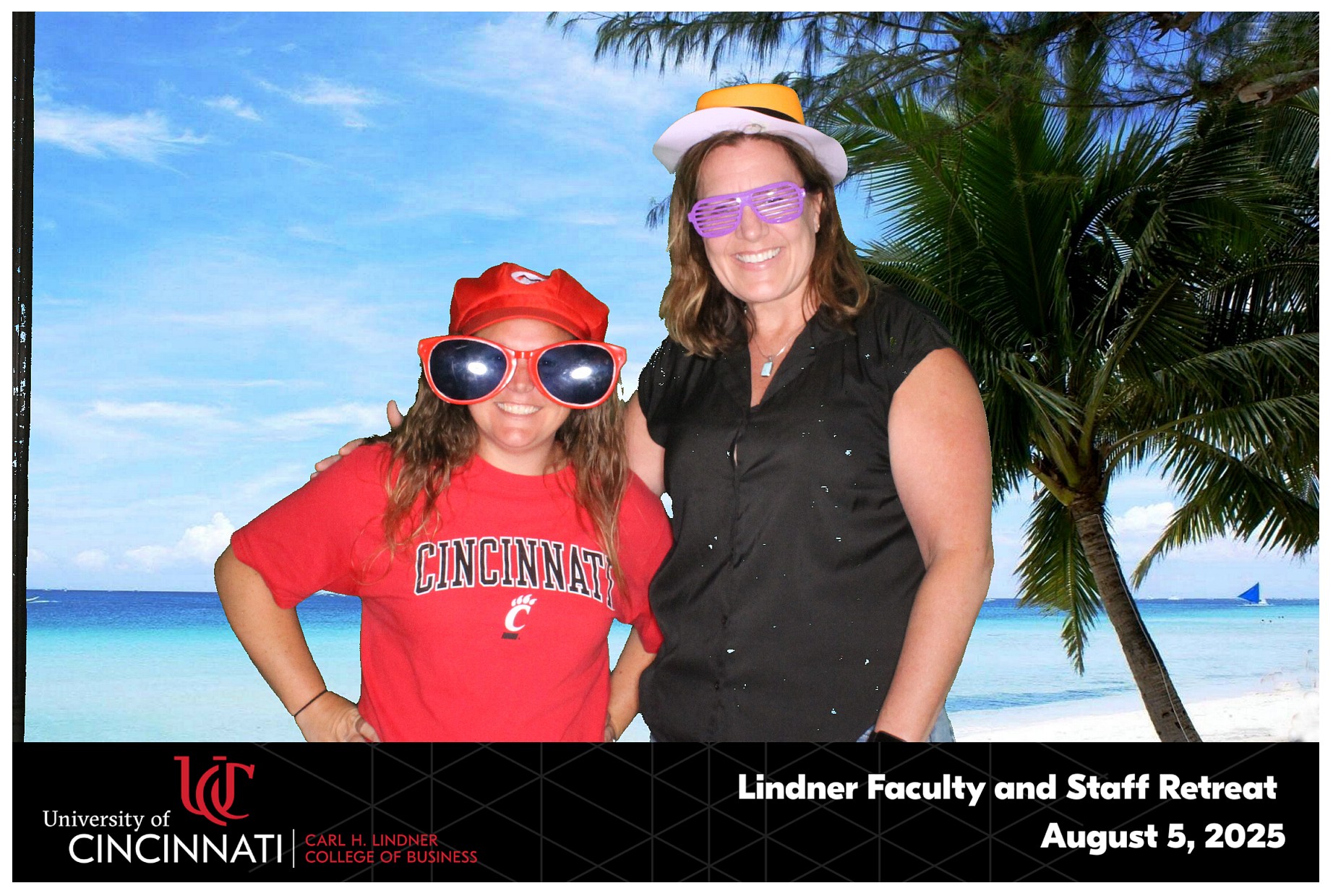 Linder College | View more photos from the event at gallery.photoboothcincy.com/u/PhotoBoothCincy/Linder-College