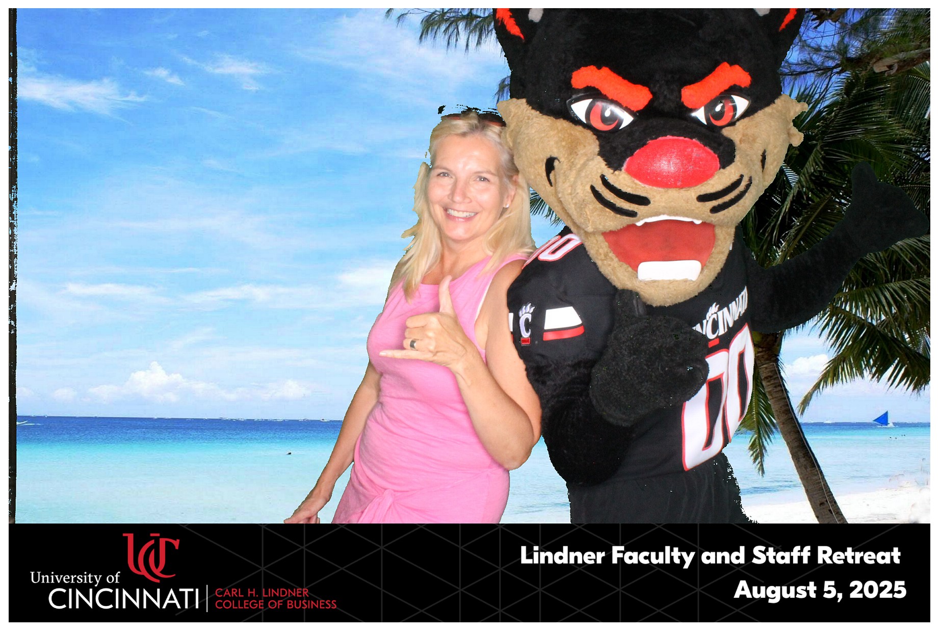 Linder College | View more photos from the event at gallery.photoboothcincy.com/u/PhotoBoothCincy/Linder-College