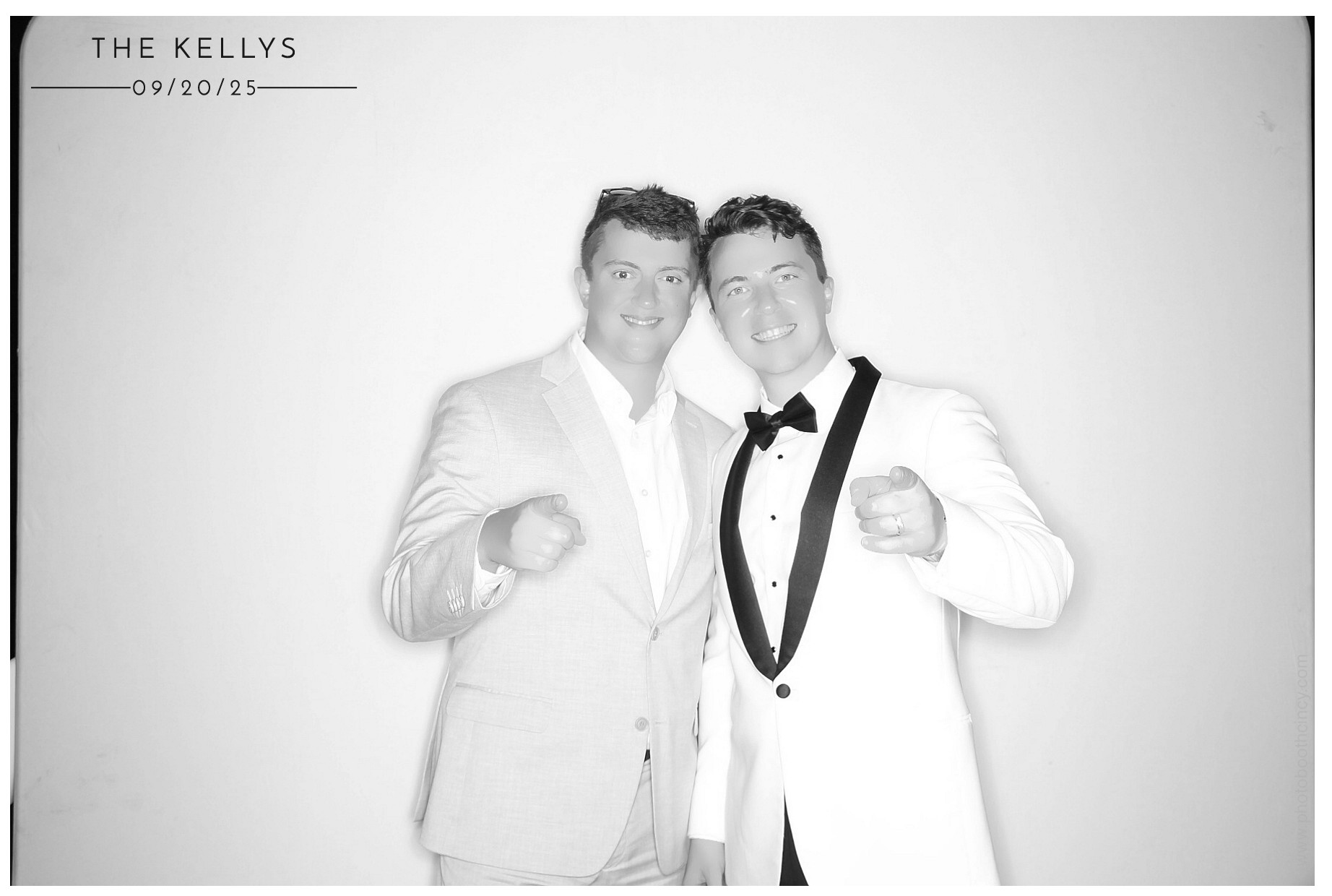 Lindsey & Sam | View more photos from the event at gallery.photoboothcincy.com/u/PhotoBoothCincy/Lindsey-Sam