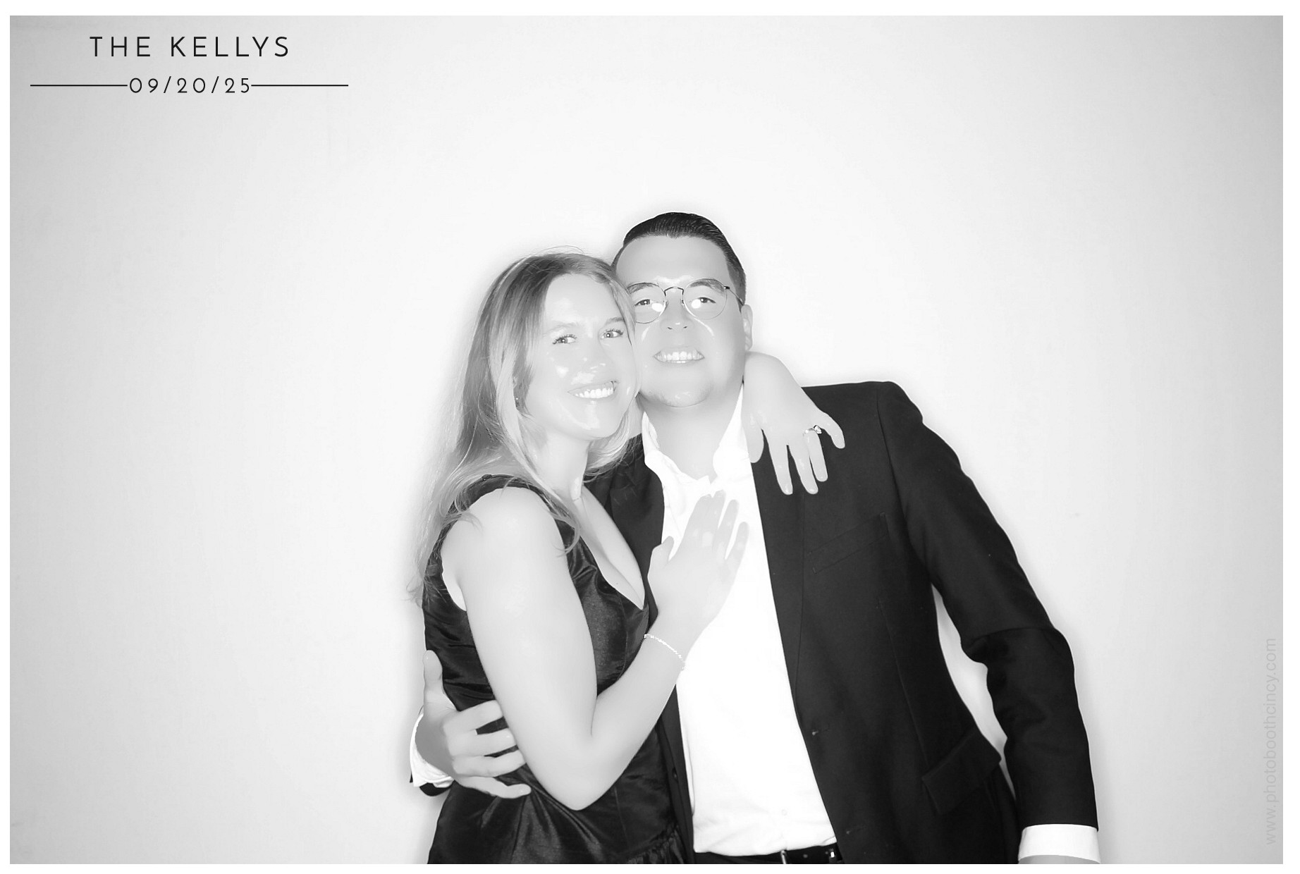 Lindsey & Sam | View more photos from the event at gallery.photoboothcincy.com/u/PhotoBoothCincy/Lindsey-Sam
