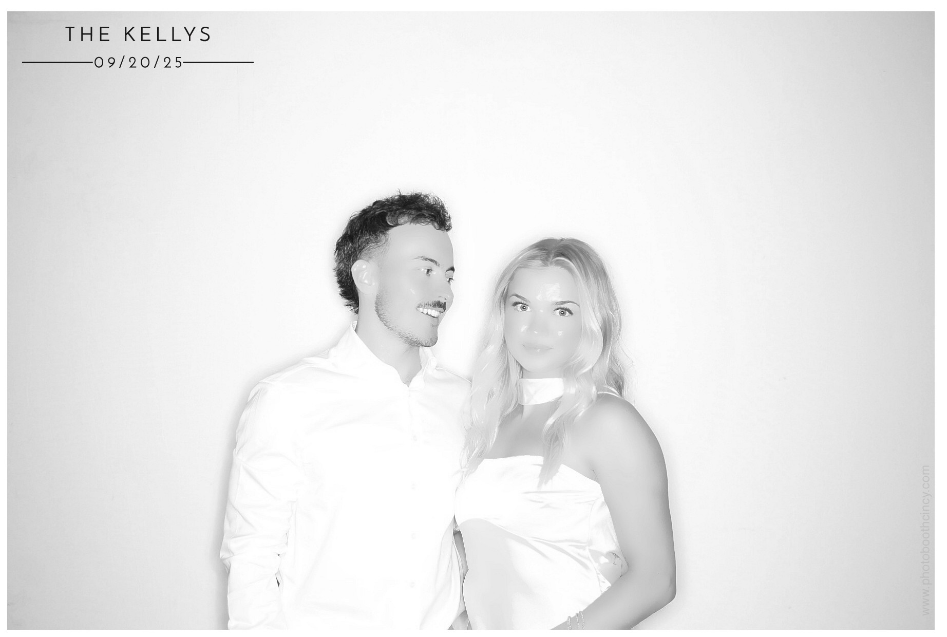 Lindsey & Sam | View more photos from the event at gallery.photoboothcincy.com/u/PhotoBoothCincy/Lindsey-Sam