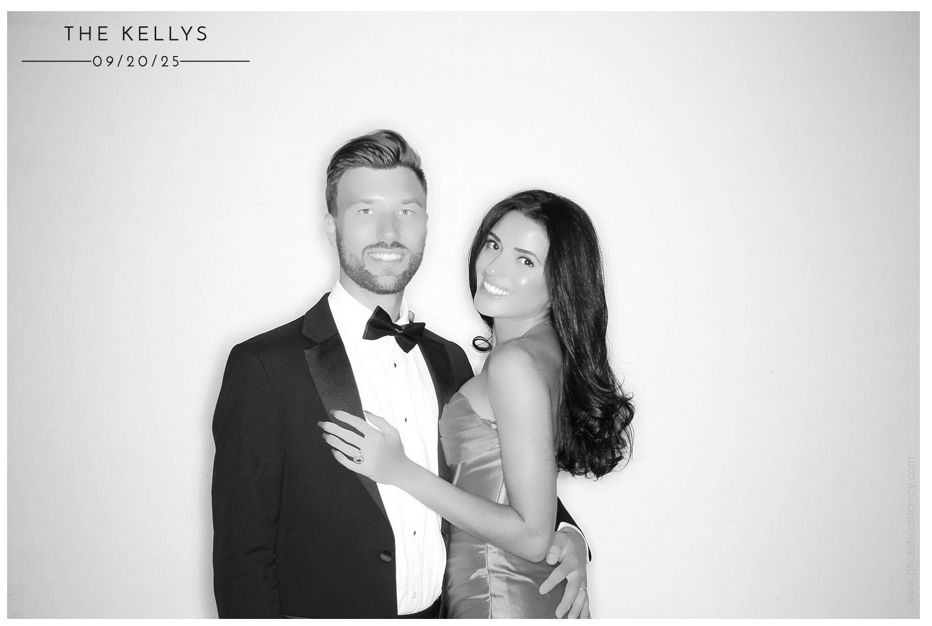 Lindsey & Sam | View more photos from the event at gallery.photoboothcincy.com/u/PhotoBoothCincy/Lindsey-Sam