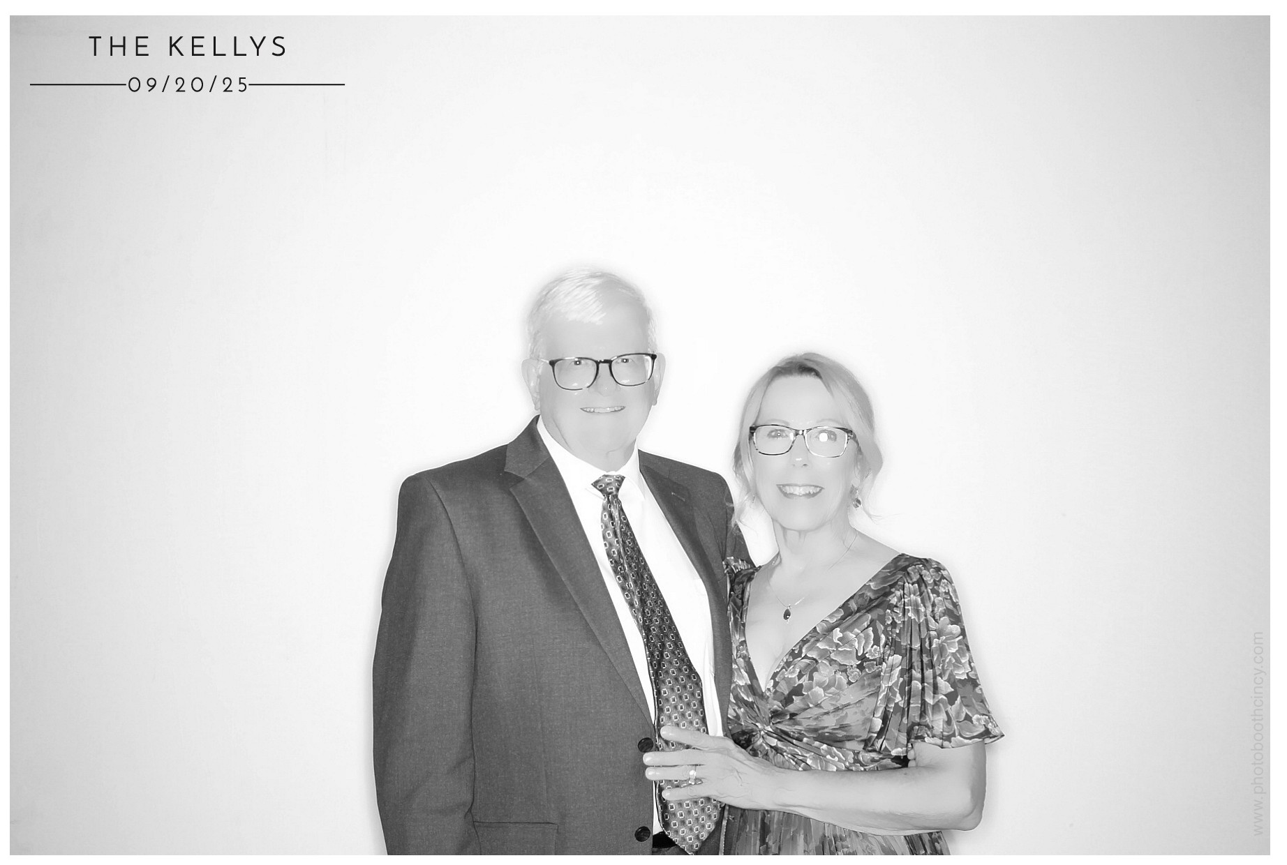 Lindsey & Sam | View more photos from the event at gallery.photoboothcincy.com/u/PhotoBoothCincy/Lindsey-Sam