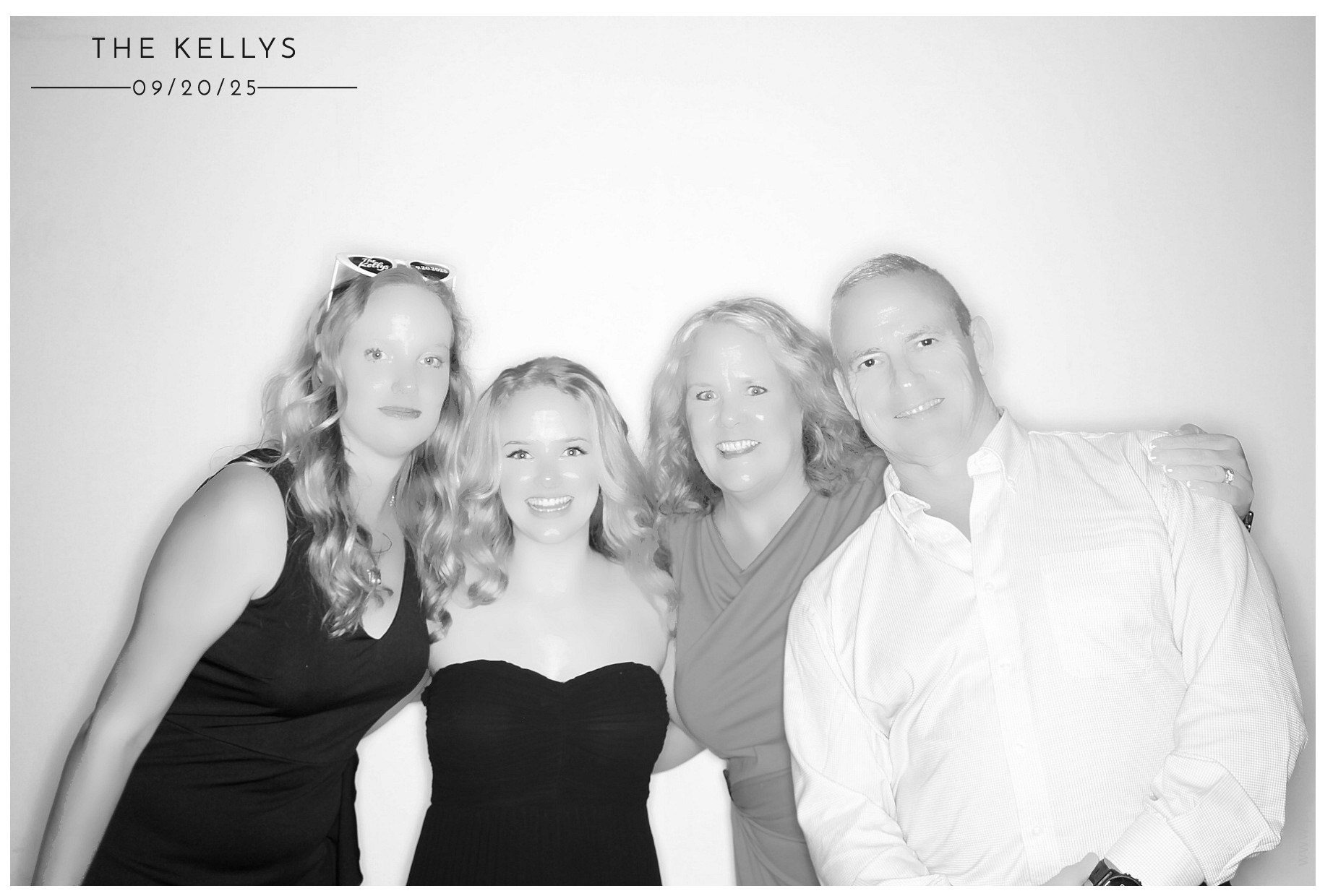 Lindsey & Sam | View more photos from the event at gallery.photoboothcincy.com/u/PhotoBoothCincy/Lindsey-Sam