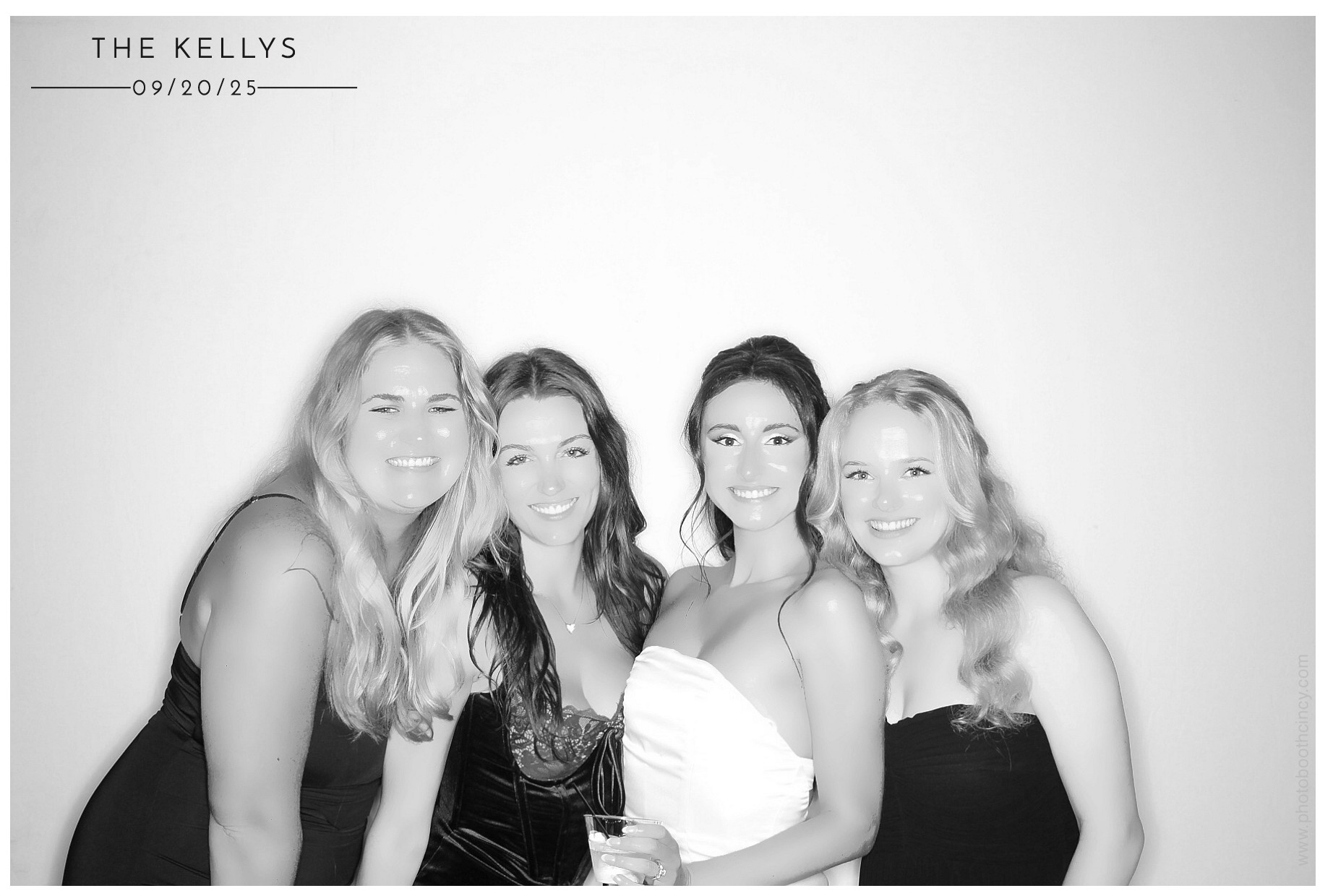 Lindsey & Sam | View more photos from the event at gallery.photoboothcincy.com/u/PhotoBoothCincy/Lindsey-Sam