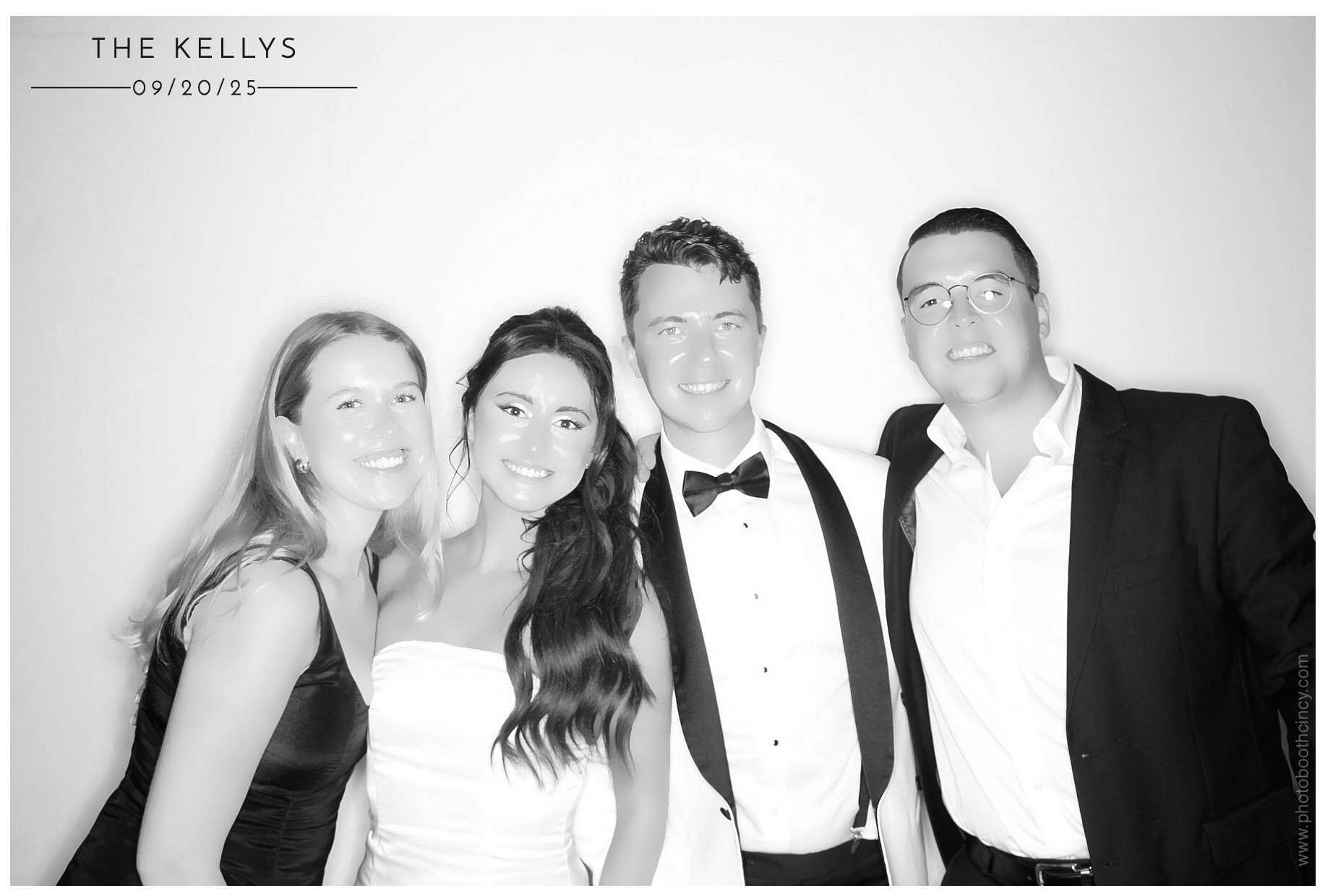 Lindsey & Sam | View more photos from the event at gallery.photoboothcincy.com/u/PhotoBoothCincy/Lindsey-Sam