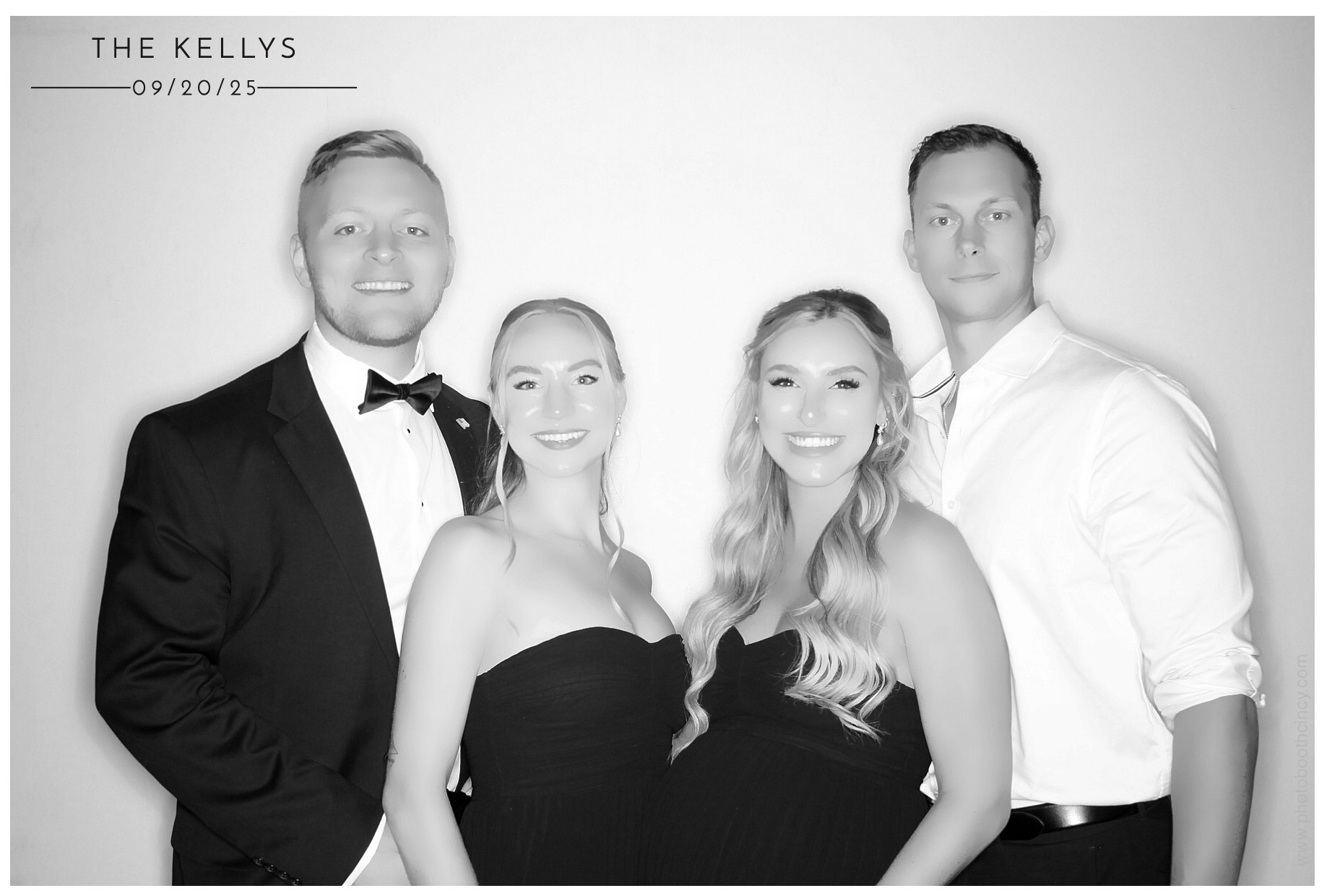 Lindsey & Sam | View more photos from the event at gallery.photoboothcincy.com/u/PhotoBoothCincy/Lindsey-Sam