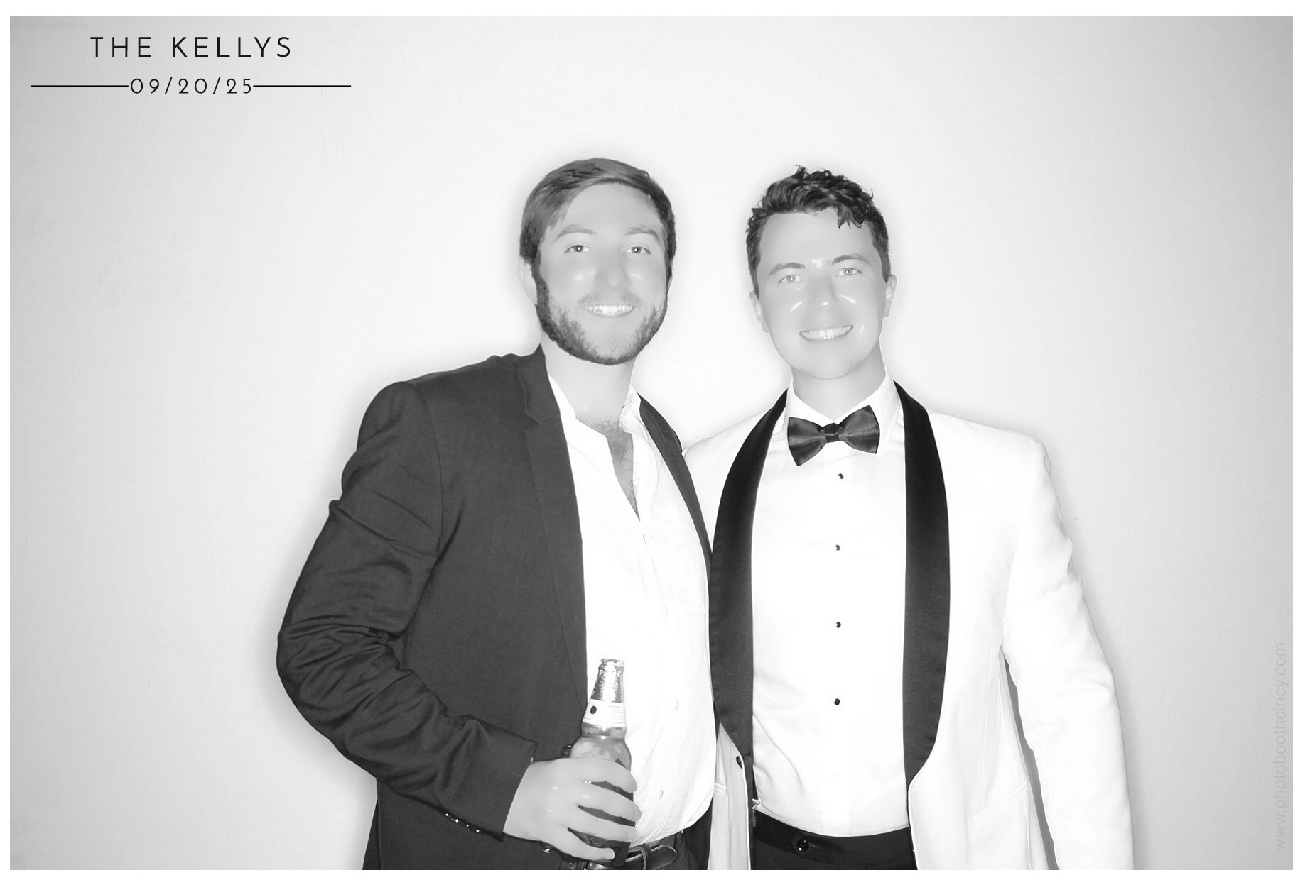 Lindsey & Sam | View more photos from the event at gallery.photoboothcincy.com/u/PhotoBoothCincy/Lindsey-Sam