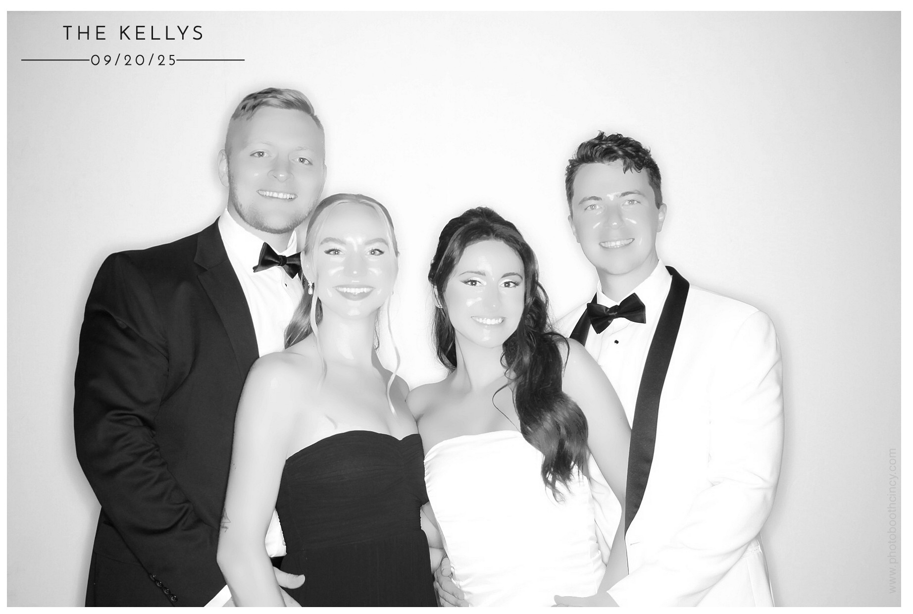 Lindsey & Sam | View more photos from the event at gallery.photoboothcincy.com/u/PhotoBoothCincy/Lindsey-Sam