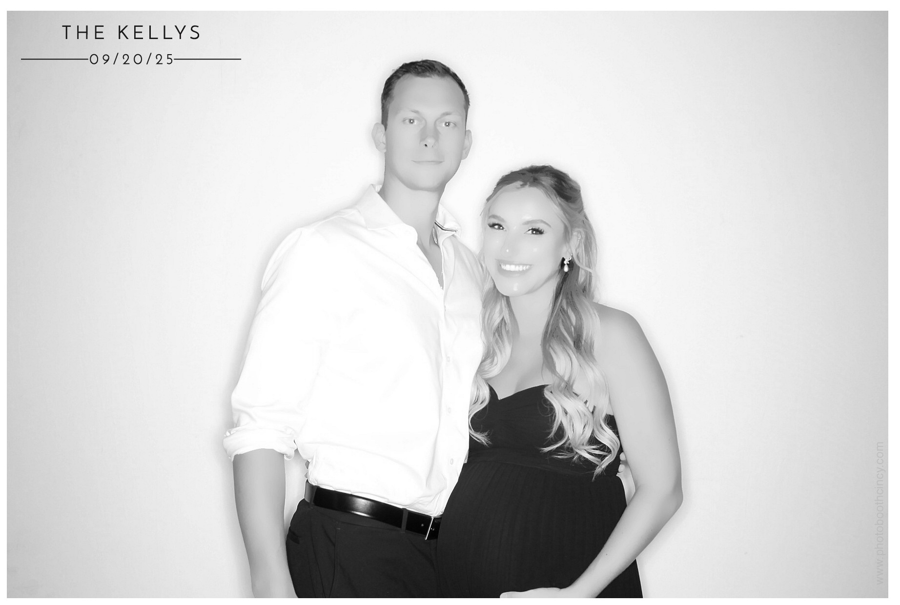 Lindsey & Sam | View more photos from the event at gallery.photoboothcincy.com/u/PhotoBoothCincy/Lindsey-Sam