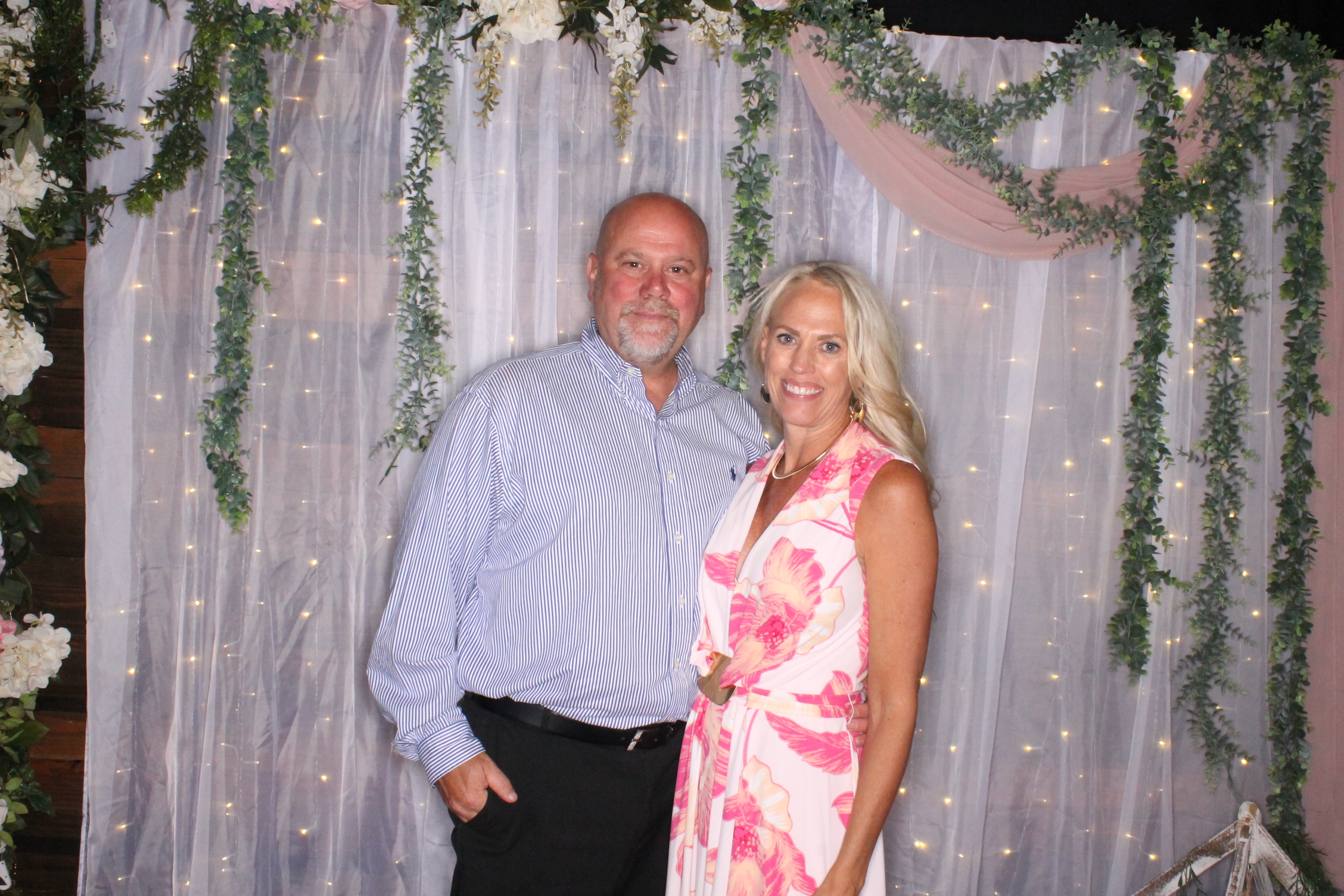 Luke & Madelyn | View more photos from the event at gallery.photoboothcincy.com/u/PhotoBoothCincy/Luke-Madelyn