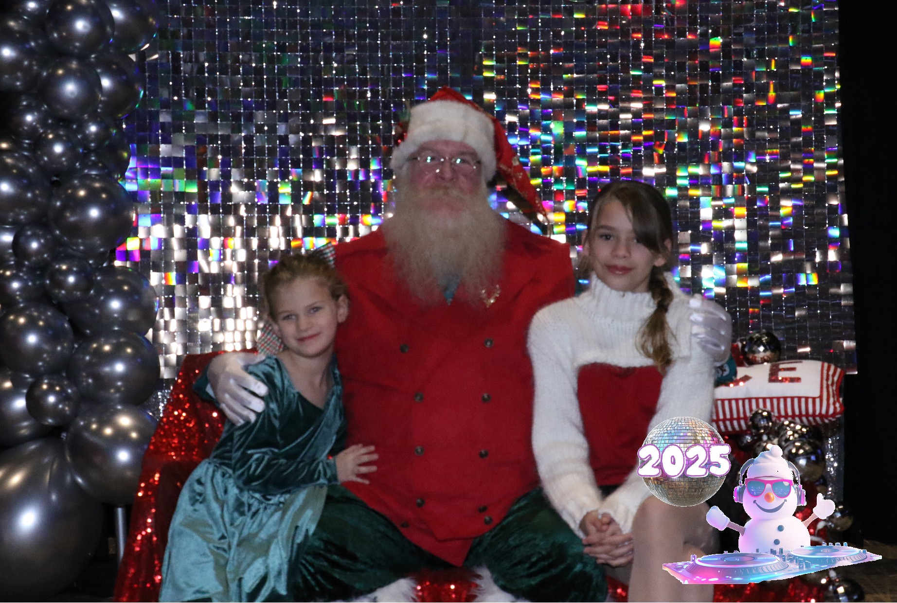 MVG Santa | View more photos from the event at gallery.photoboothcincy.com/u/PhotoBoothCincy/MVG-Santa