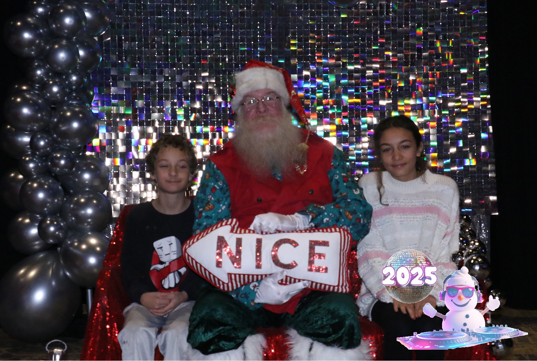 MVG Santa | View more photos from the event at gallery.photoboothcincy.com/u/PhotoBoothCincy/MVG-Santa