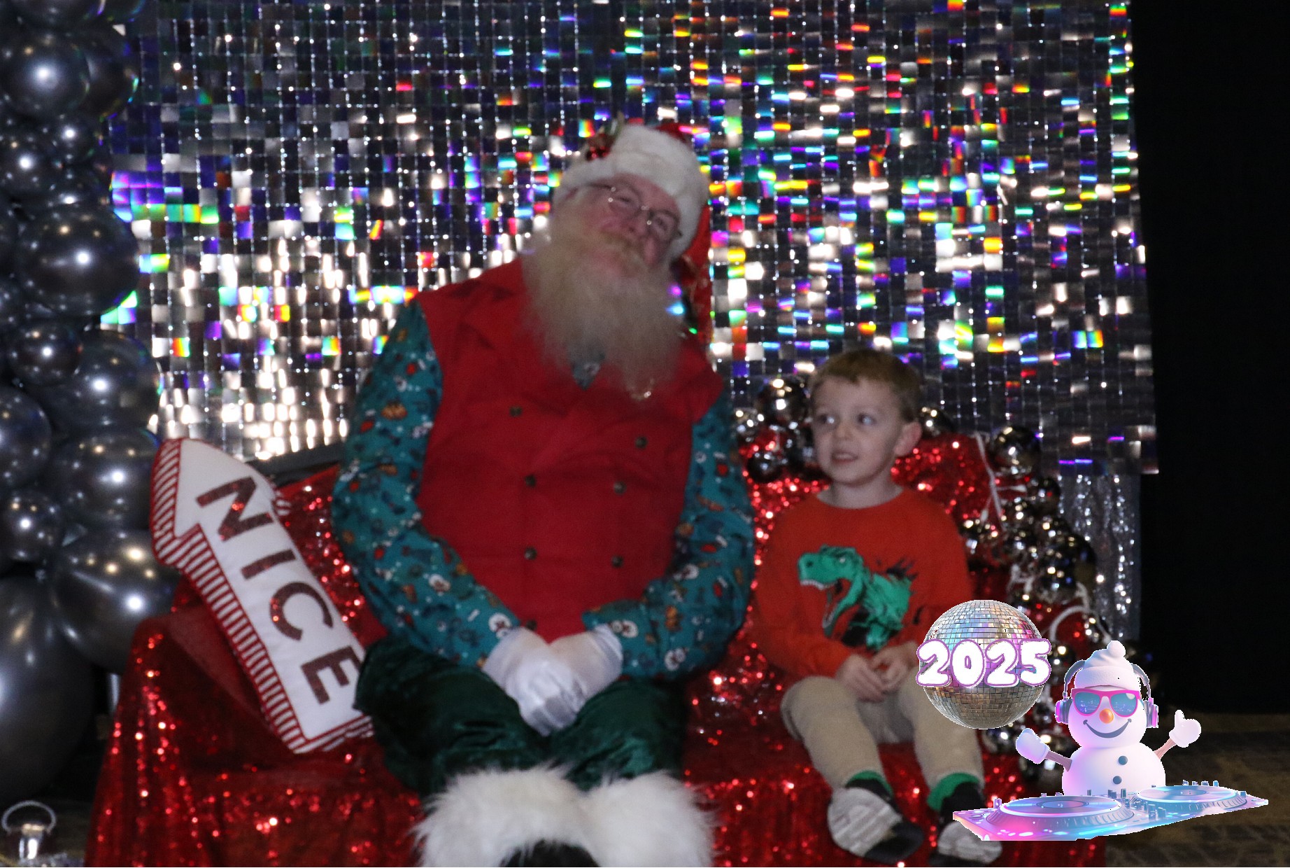 MVG Santa | View more photos from the event at gallery.photoboothcincy.com/u/PhotoBoothCincy/MVG-Santa