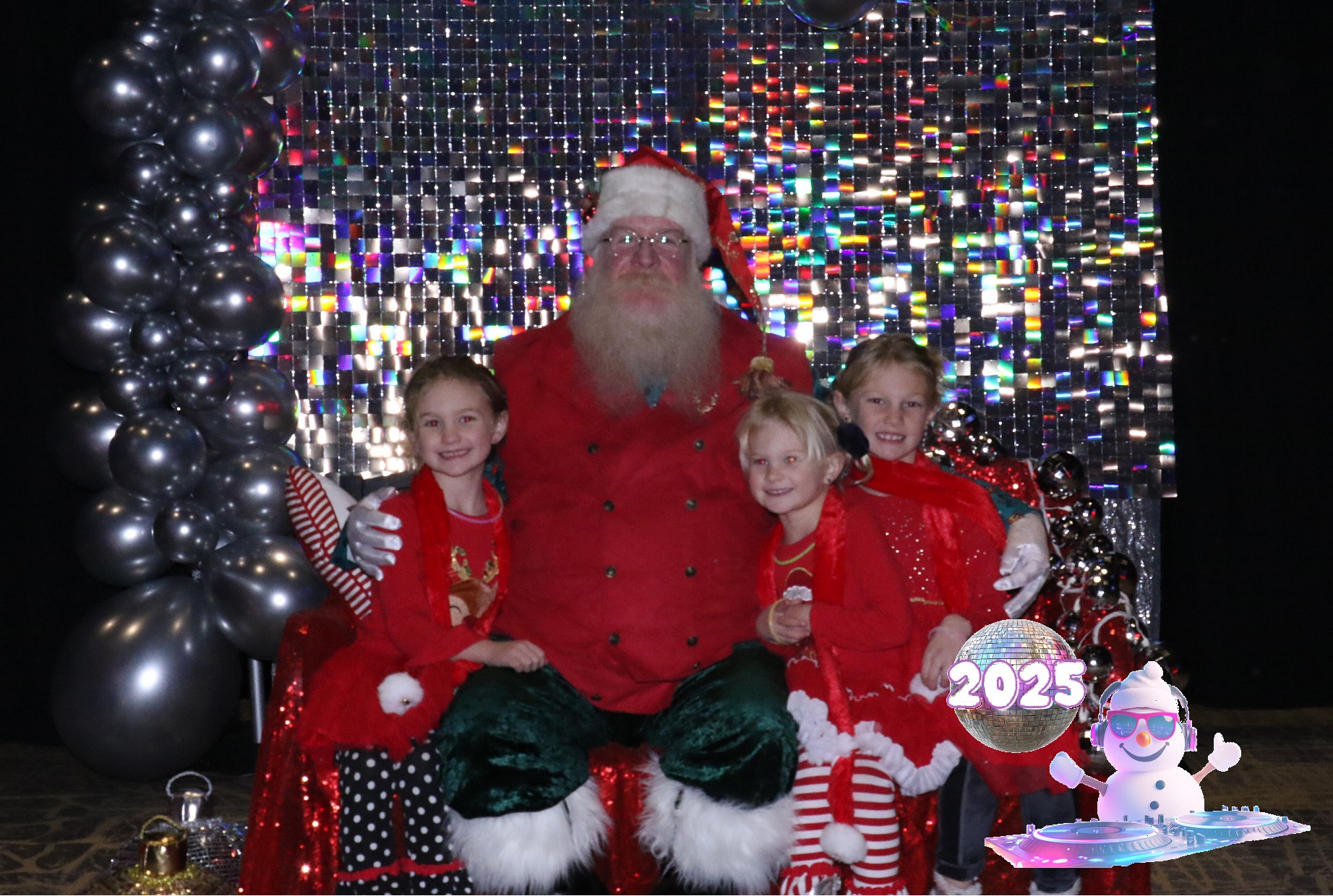 MVG Santa | View more photos from the event at gallery.photoboothcincy.com/u/PhotoBoothCincy/MVG-Santa