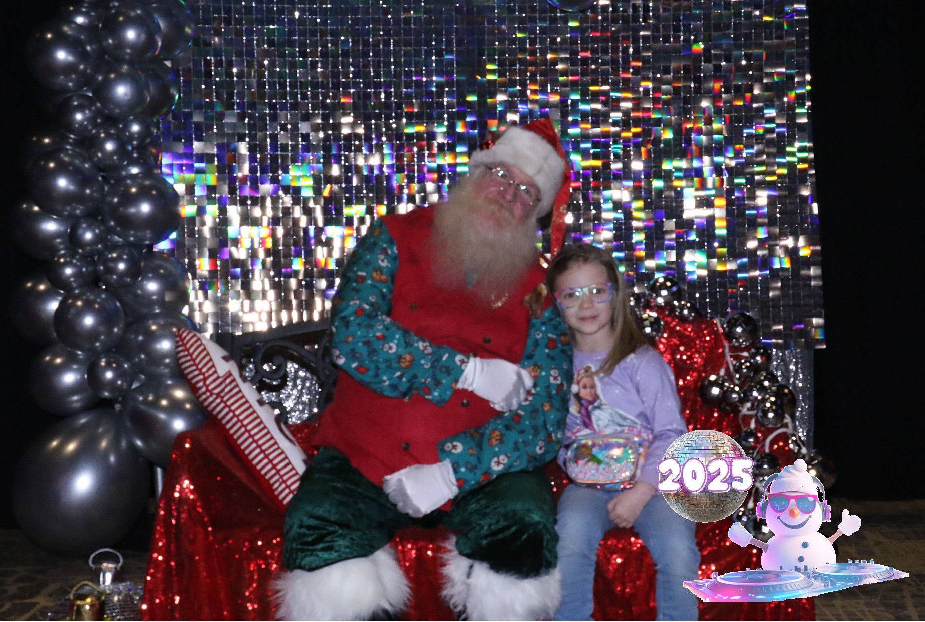 MVG Santa | View more photos from the event at gallery.photoboothcincy.com/u/PhotoBoothCincy/MVG-Santa