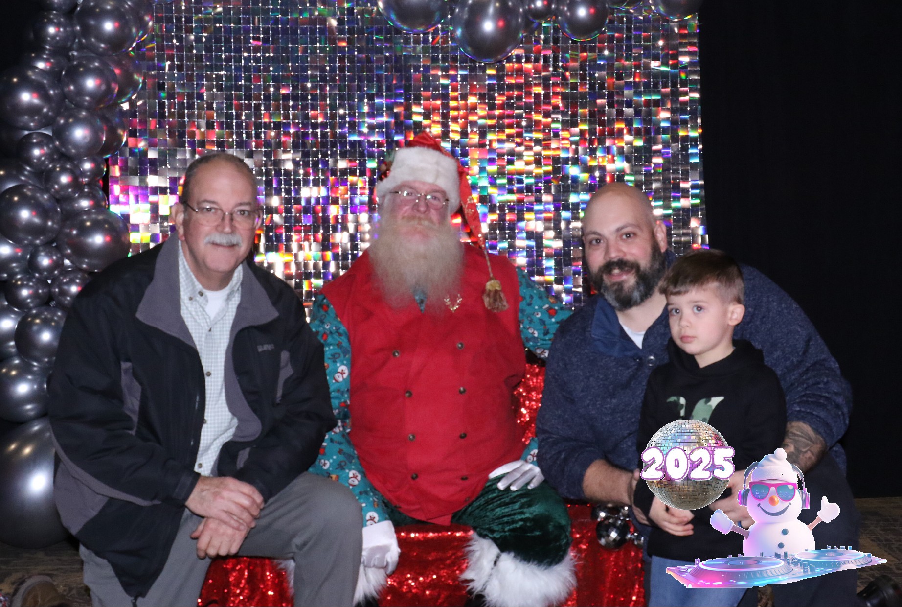 MVG Santa | View more photos from the event at gallery.photoboothcincy.com/u/PhotoBoothCincy/MVG-Santa