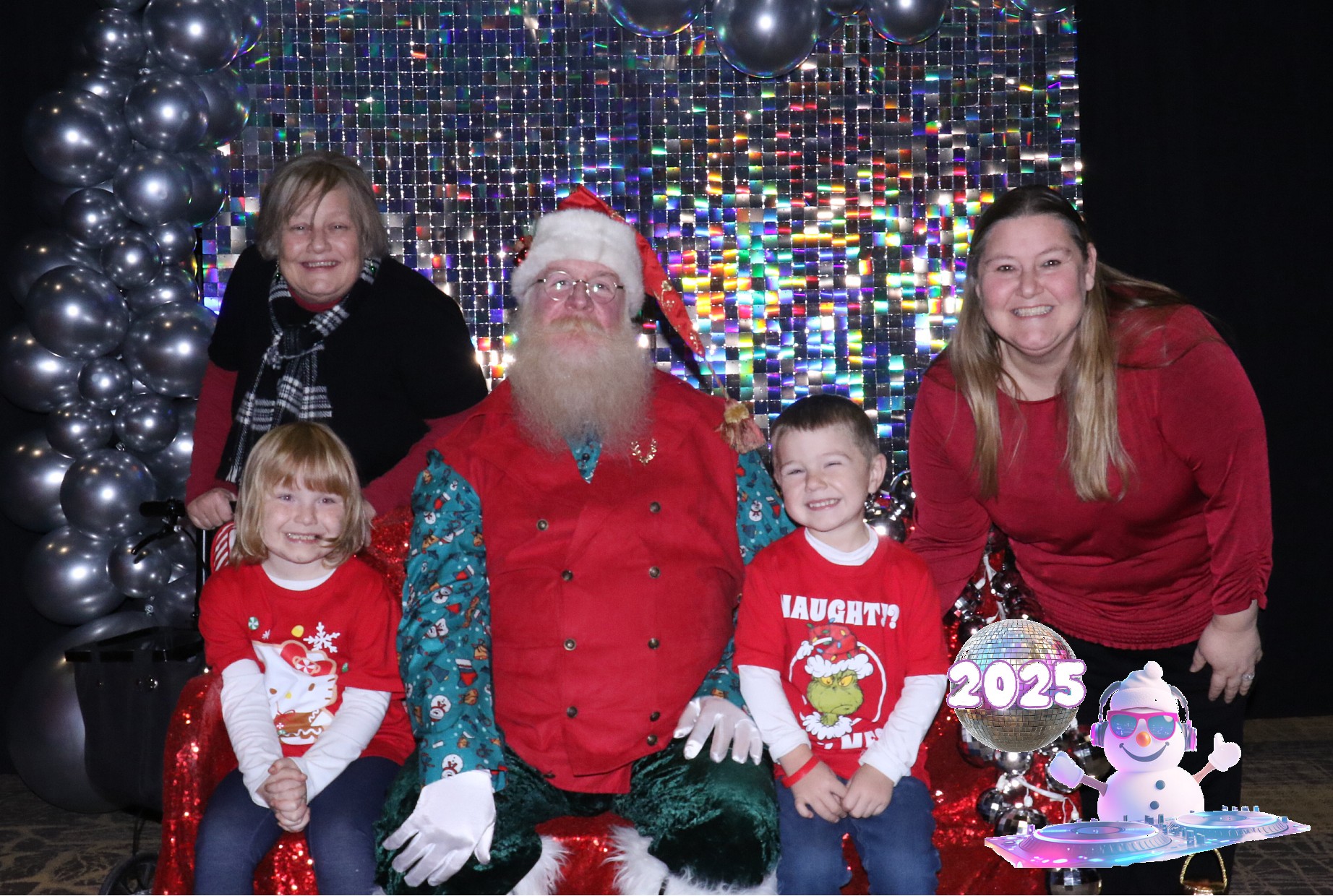 MVG Santa | View more photos from the event at gallery.photoboothcincy.com/u/PhotoBoothCincy/MVG-Santa