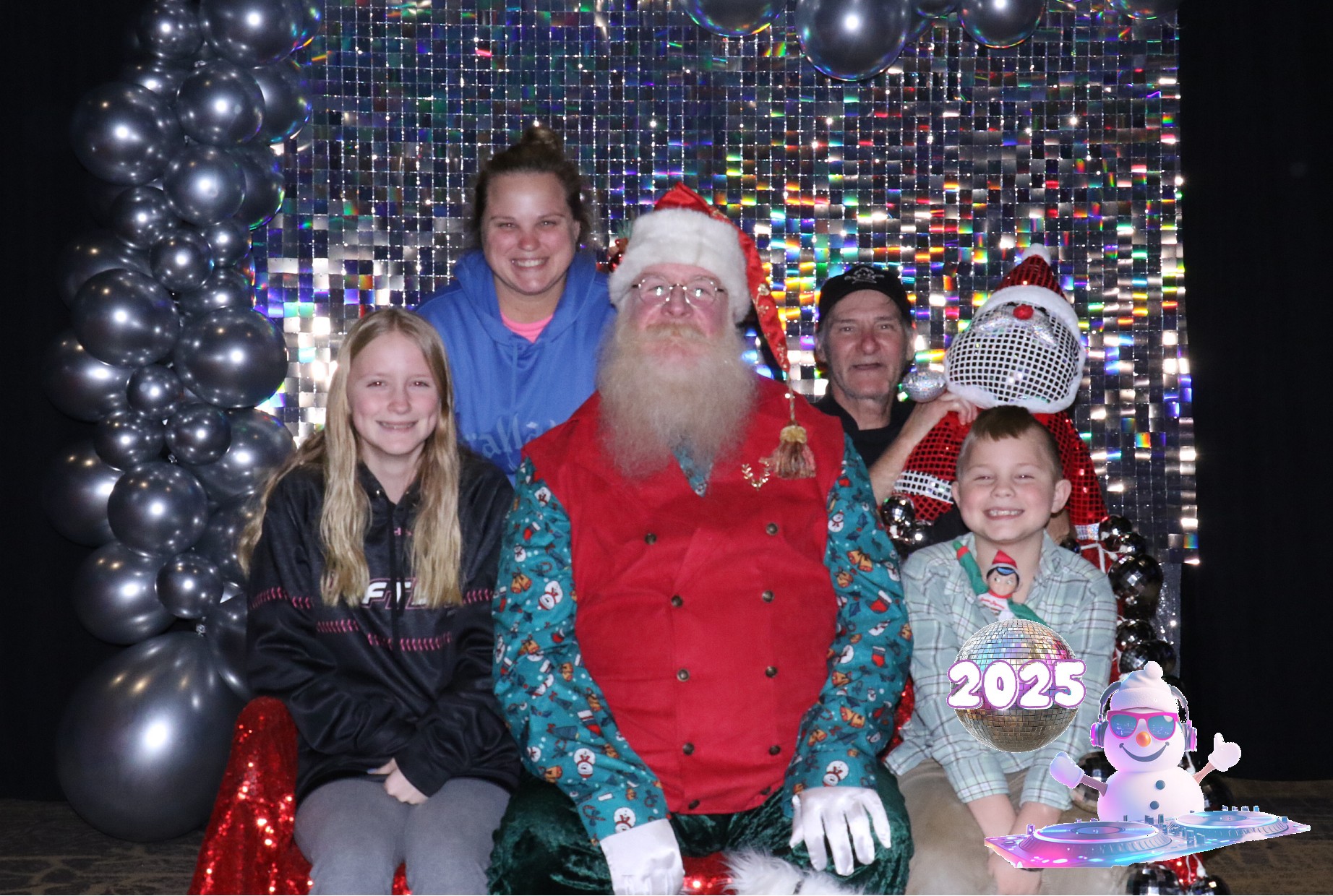 MVG Santa | View more photos from the event at gallery.photoboothcincy.com/u/PhotoBoothCincy/MVG-Santa