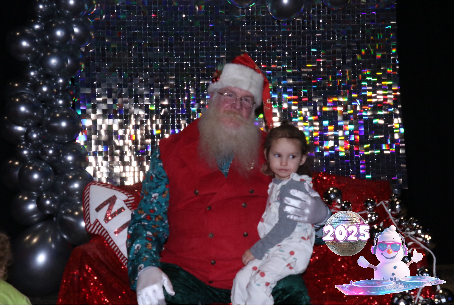 MVG Santa | View more photos from the event at gallery.photoboothcincy.com/u/PhotoBoothCincy/MVG-Santa