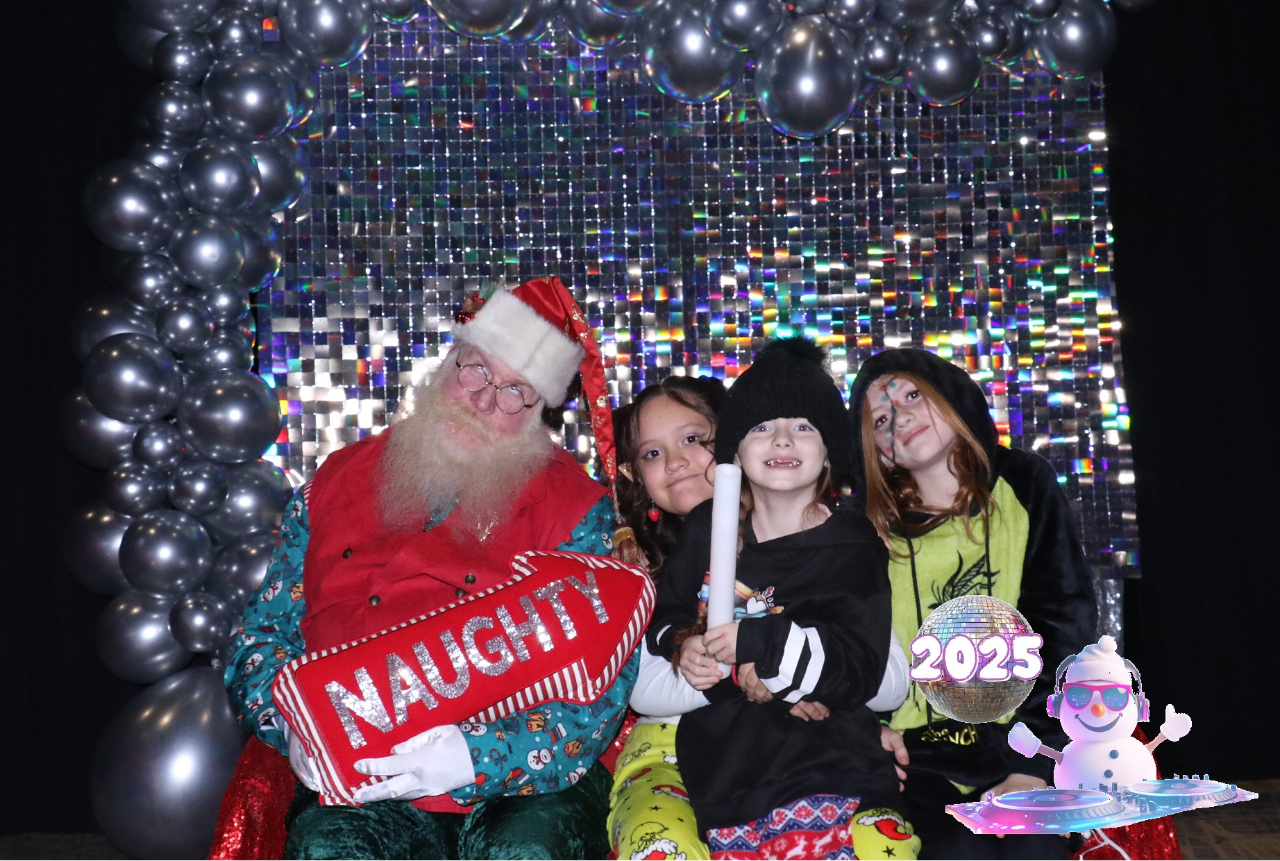 MVG Santa | View more photos from the event at gallery.photoboothcincy.com/u/PhotoBoothCincy/MVG-Santa