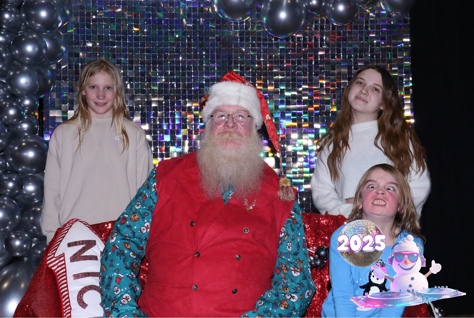 MVG Santa | View more photos from the event at gallery.photoboothcincy.com/u/PhotoBoothCincy/MVG-Santa