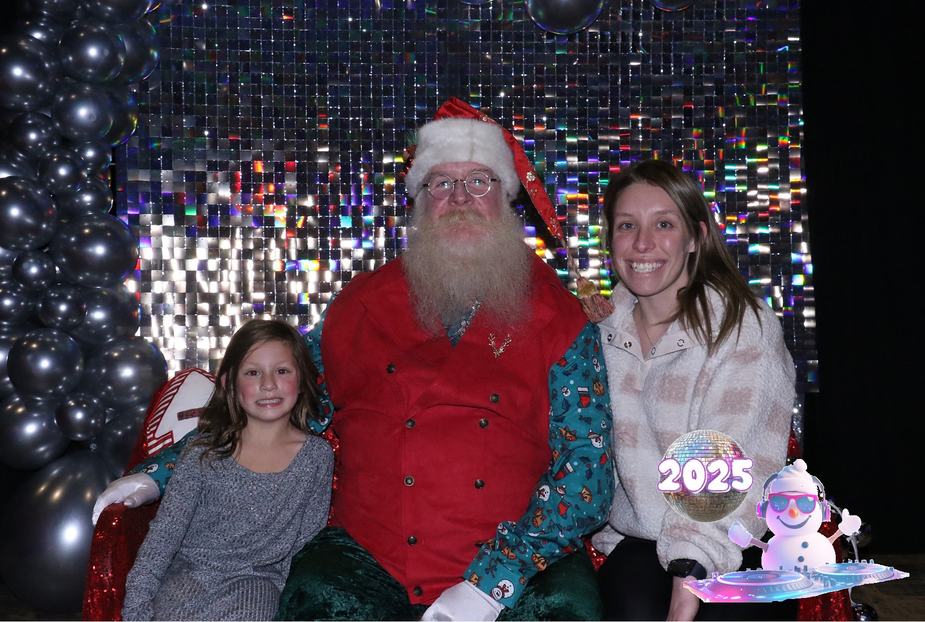 MVG Santa | View more photos from the event at gallery.photoboothcincy.com/u/PhotoBoothCincy/MVG-Santa