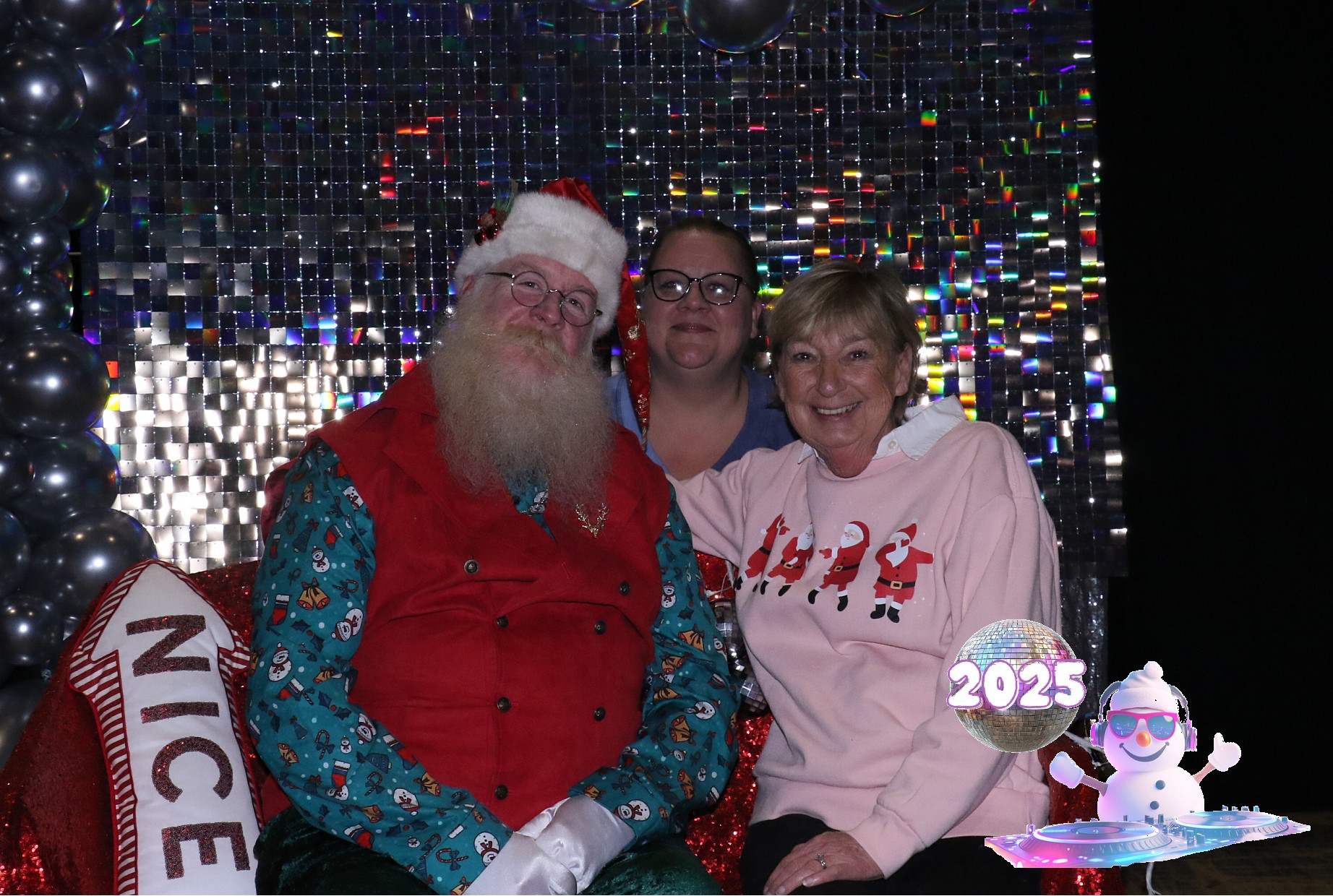 MVG Santa | View more photos from the event at gallery.photoboothcincy.com/u/PhotoBoothCincy/MVG-Santa