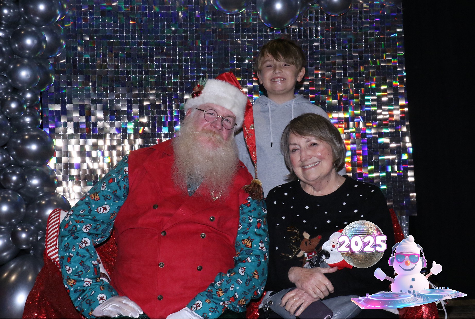 MVG Santa | View more photos from the event at gallery.photoboothcincy.com/u/PhotoBoothCincy/MVG-Santa