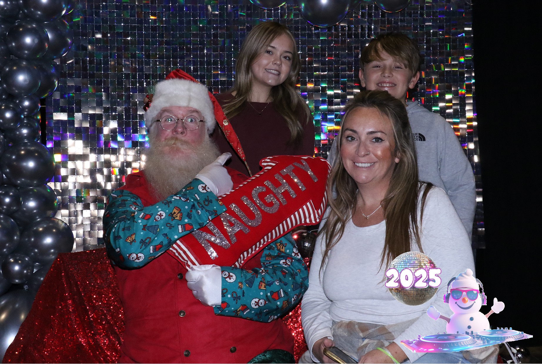 MVG Santa | View more photos from the event at gallery.photoboothcincy.com/u/PhotoBoothCincy/MVG-Santa