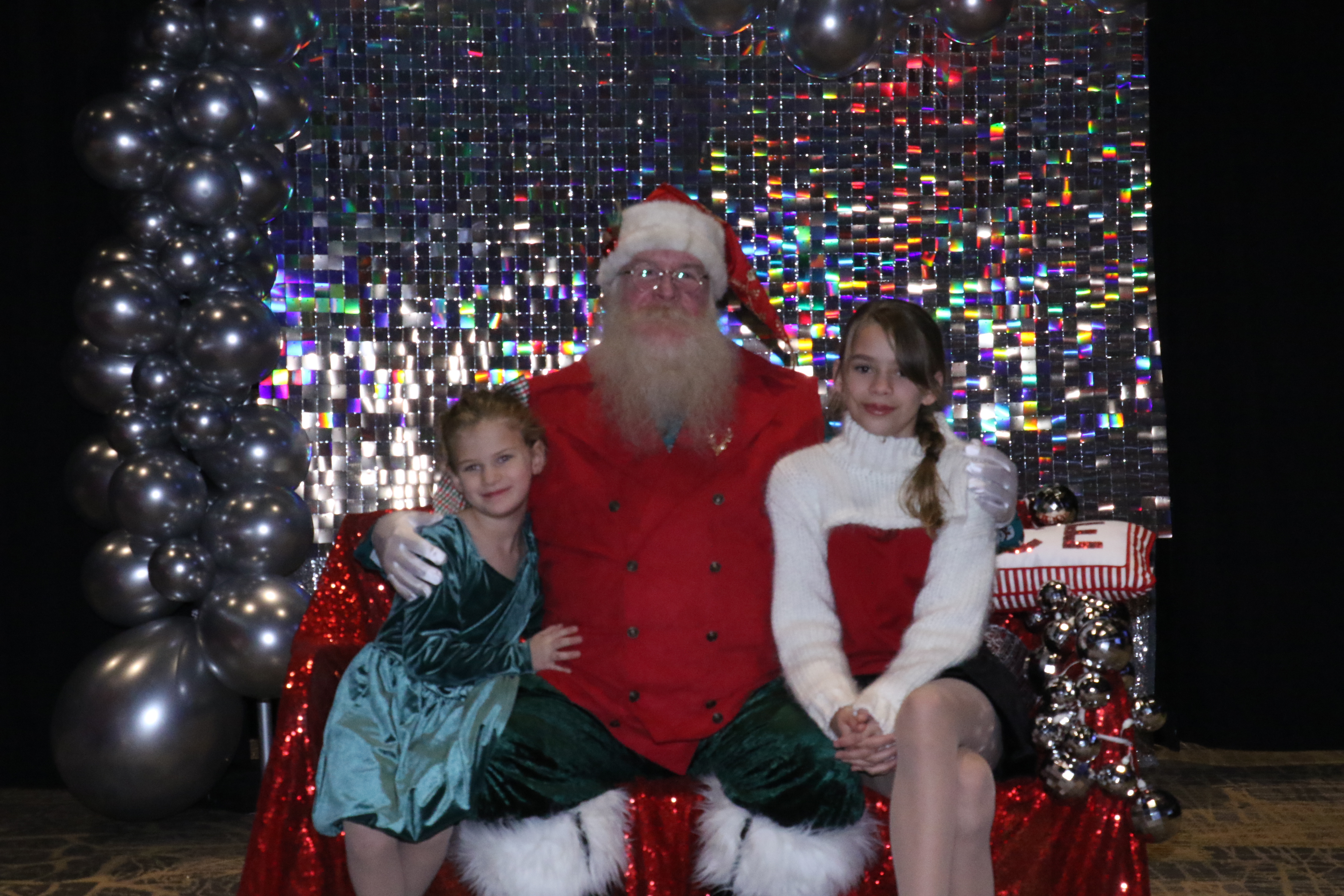 MVG Santa | View more photos from the event at gallery.photoboothcincy.com/u/PhotoBoothCincy/MVG-Santa