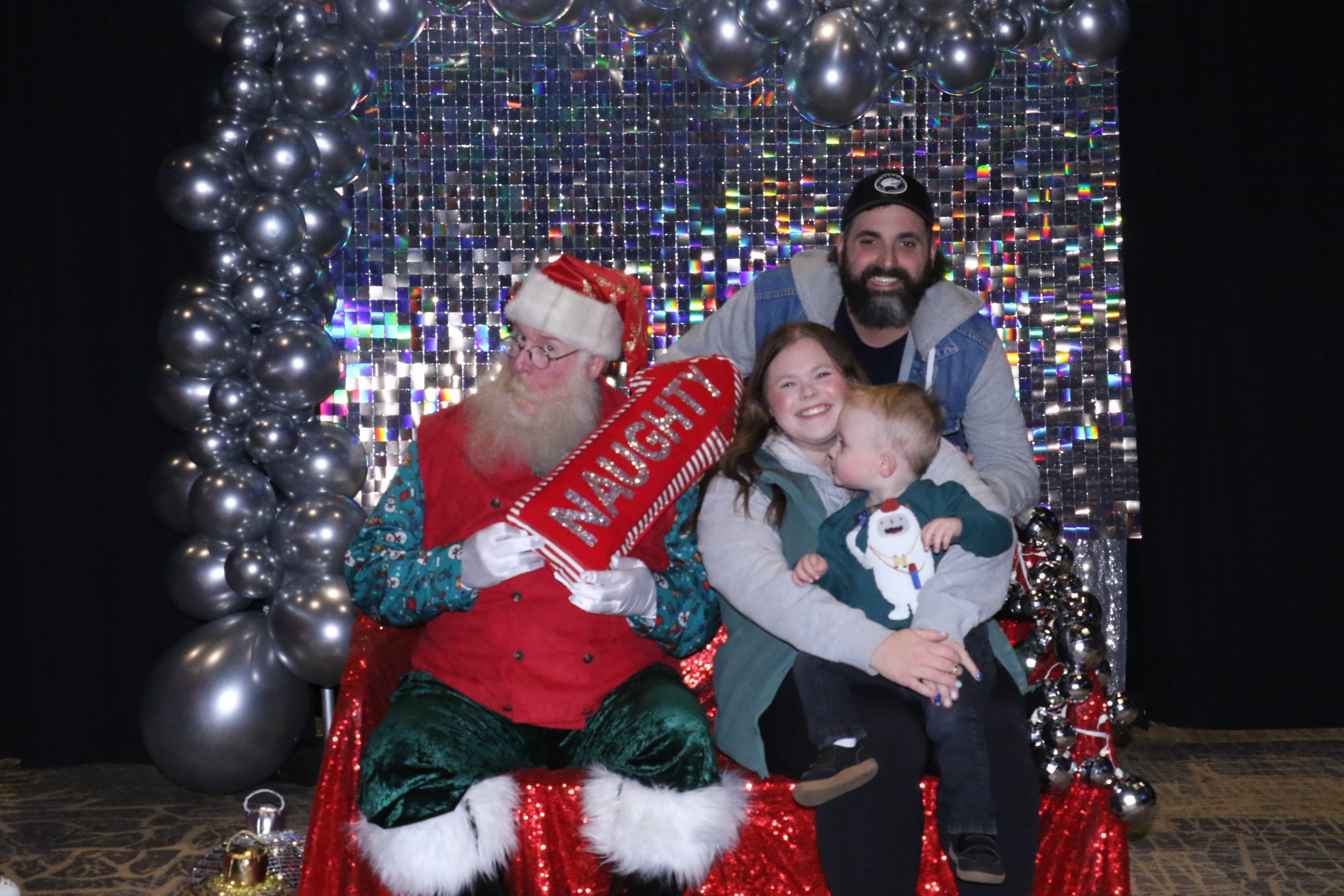 MVG Santa | View more photos from the event at gallery.photoboothcincy.com/u/PhotoBoothCincy/MVG-Santa